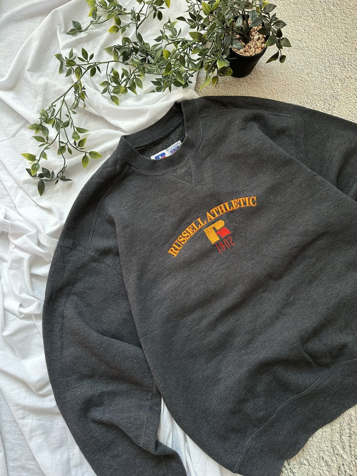 Vintage sweatshirt Russell athletic boxy fit big logo