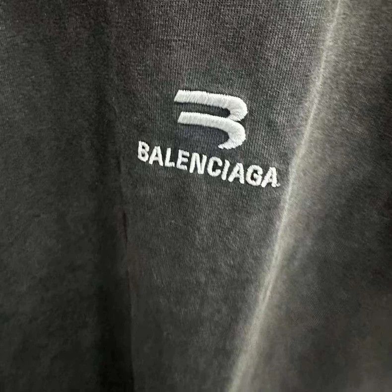 Balenciaga Balenciaga Aged Double Hook Short Sleeve OS S Size US S / EU 44-46 / 1 - 3 Thumbnail