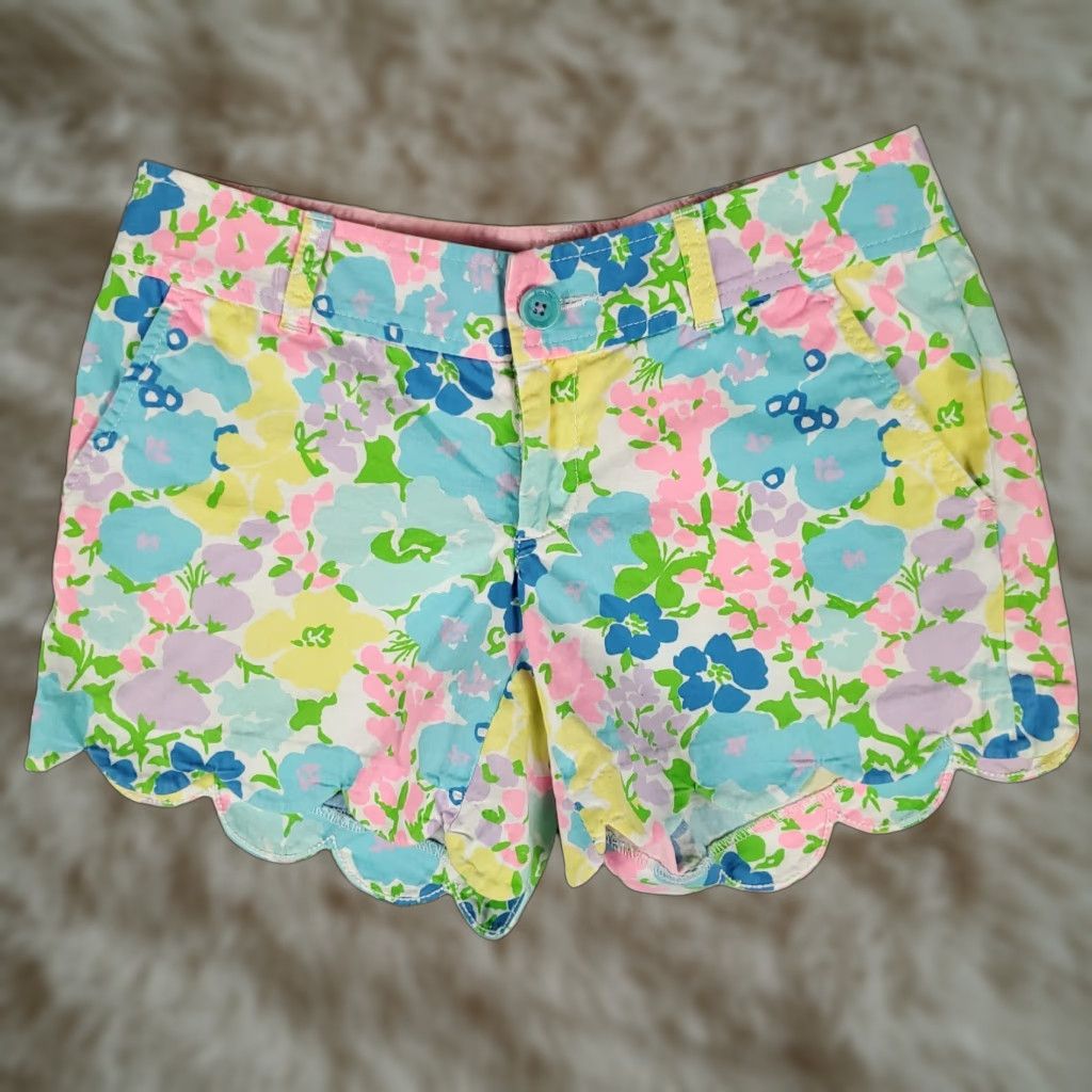 Lilly Pulitzer Lilly Pulitzer Chino Shorts Womens Size 2 Pink Floral Flat Front Size 26" / US 2 / IT 38 - 1 Thumbnail