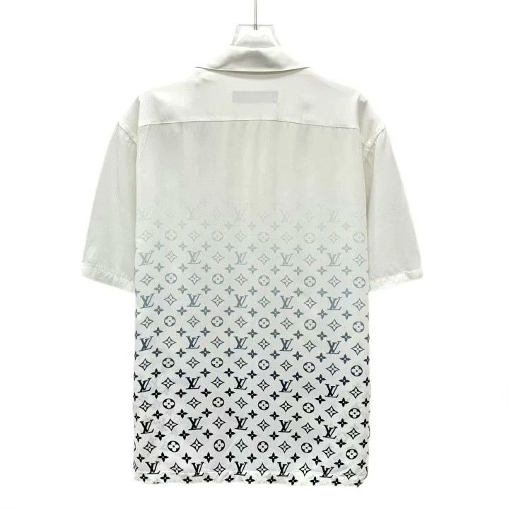 Louis Vuitton Louis Vuitton Logo Monogram Short Sleeve Shirt Size US L / EU 52-54 / 3 - 2 Thumbnail