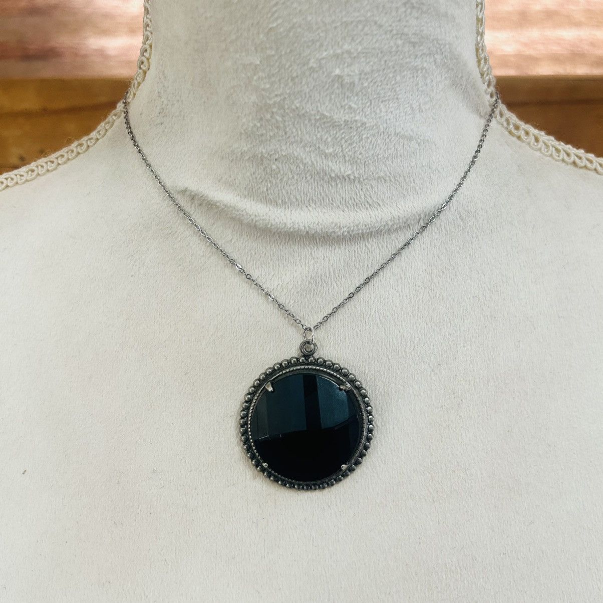 Vintage Vintage dome cut jet black glass pendant on chain necklace Size ONE SIZE - 2 Thumbnail