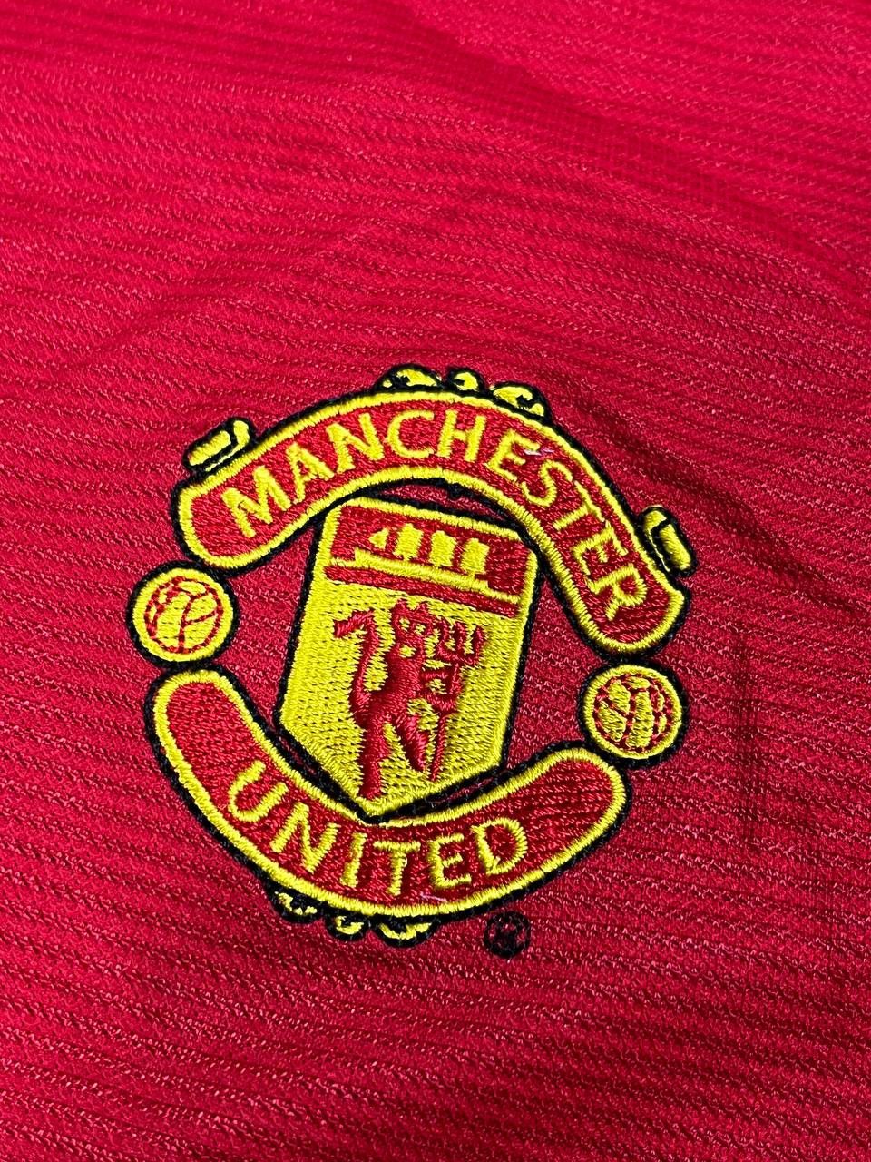 Umbro 2002 VINTAGE MANCHESTER UNITED FOOTBALL SHIRT JERSEY UMBRO Size US S / EU 44-46 / 1 - 13 Thumbnail