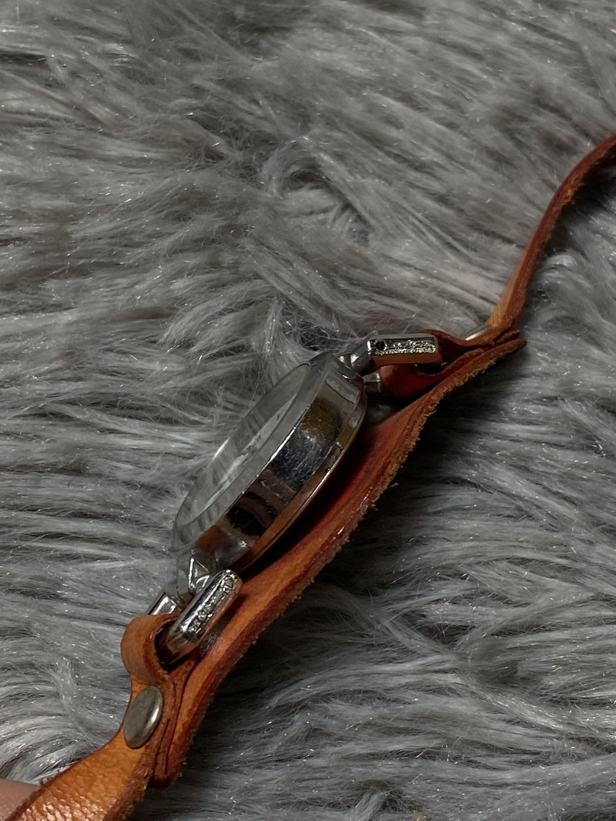 Other Vintage Leather Strap Quartz Watch - Timeless Design Size ONE SIZE - 8 Thumbnail