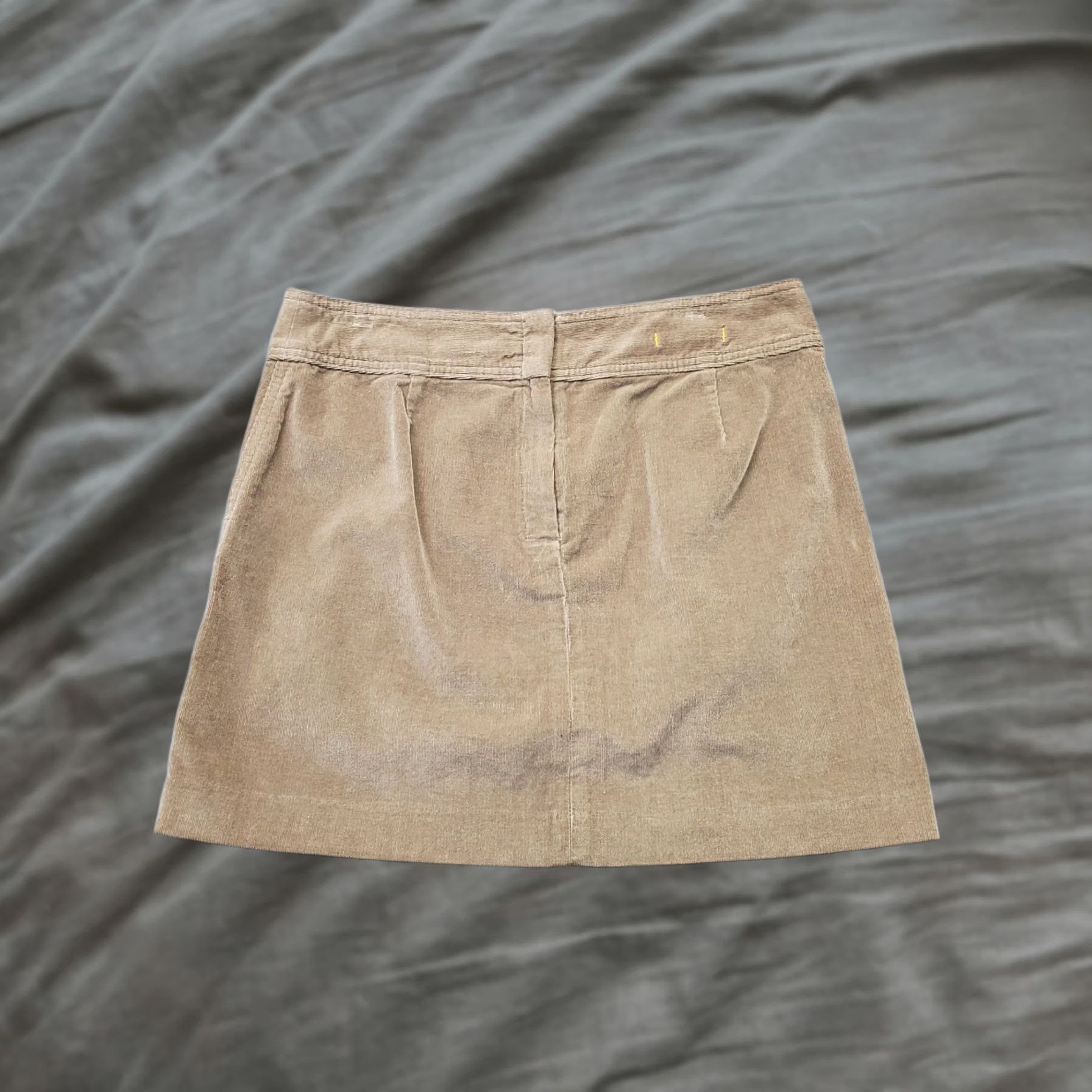 Banana Republic Banana Republic Skirt Womens 8 Corduroy Brown Stretch Pockets Pleated Back Mini Short Casual Vintage: No Size 30" / US 8 / IT 44 - 1 Thumbnail