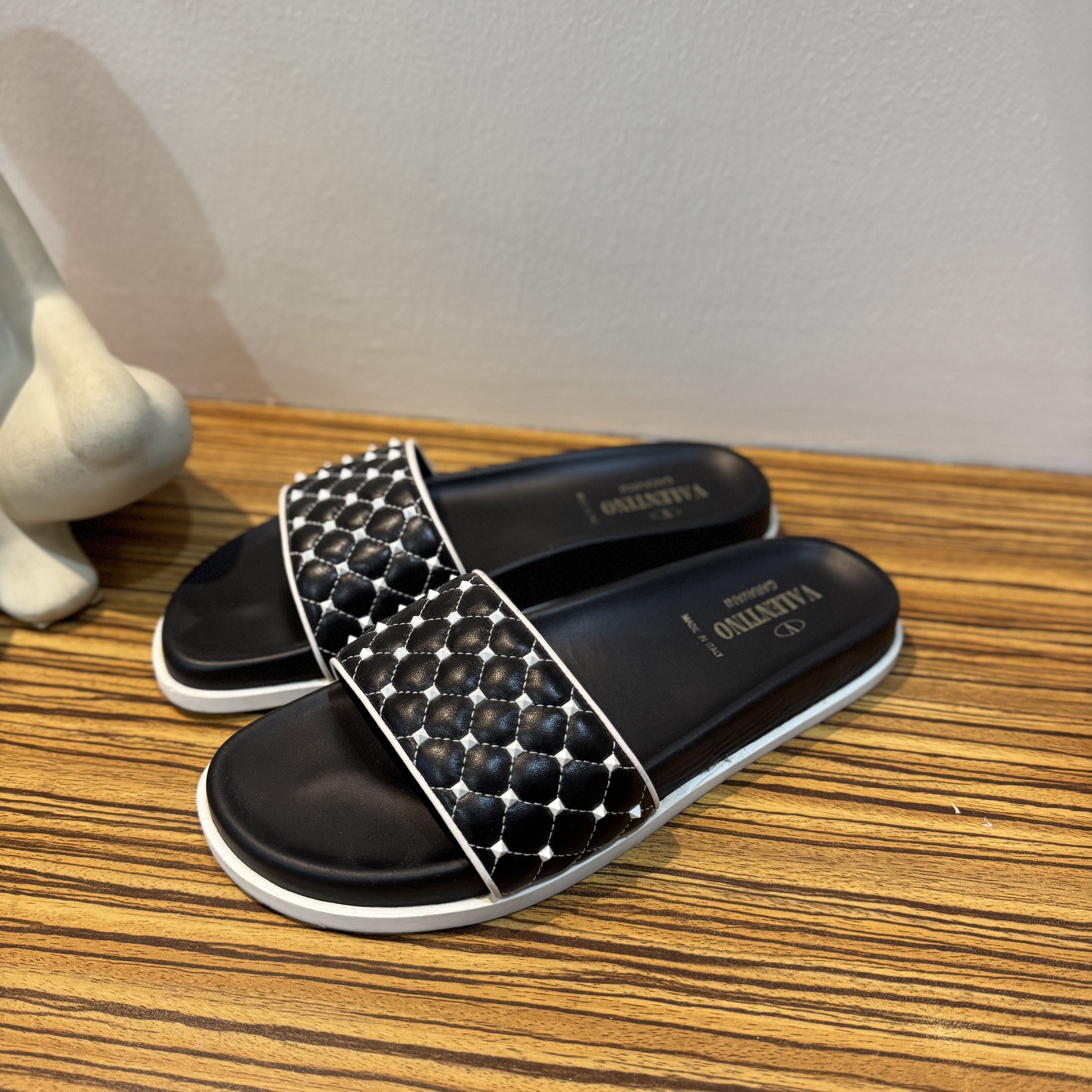 Valentino Valentino Garavani Rockstud Spike Leather Slides Size US 8 / IT 38 - 6 Thumbnail