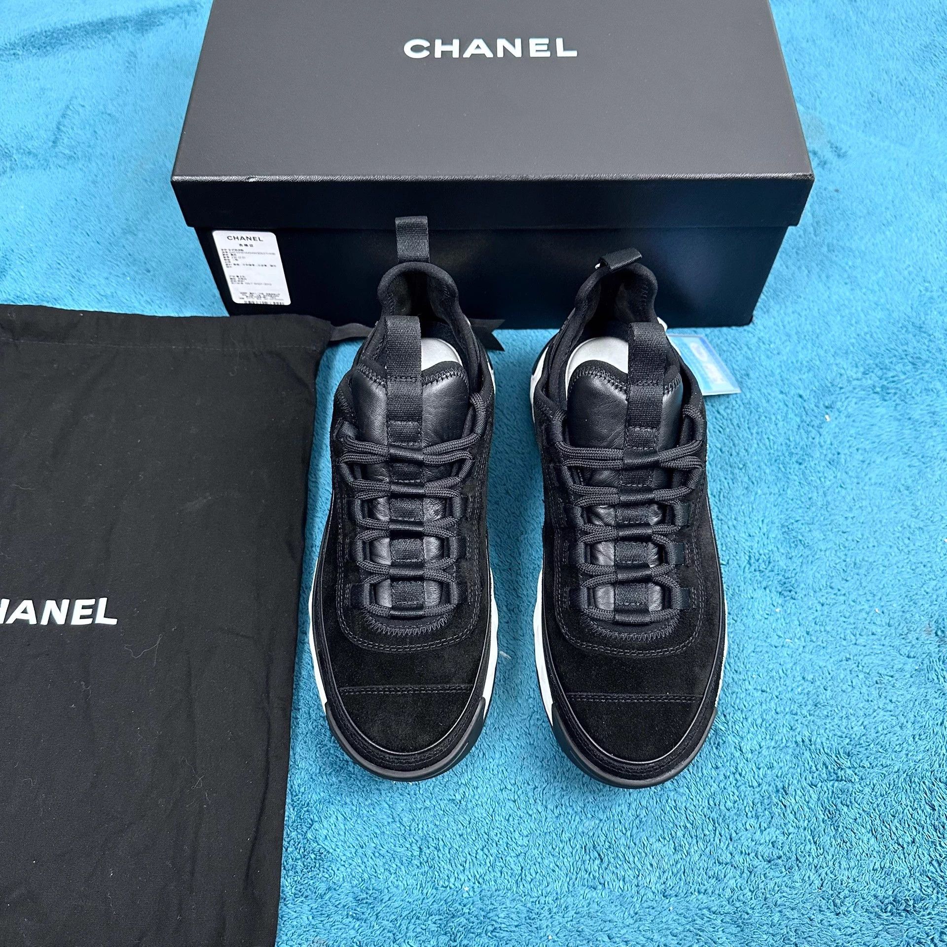 Chanel Chanel Gold Logo Leather Low-Top Sneakers Black 37.5 Size US 6.5 / IT 36.5 - 1 Thumbnail