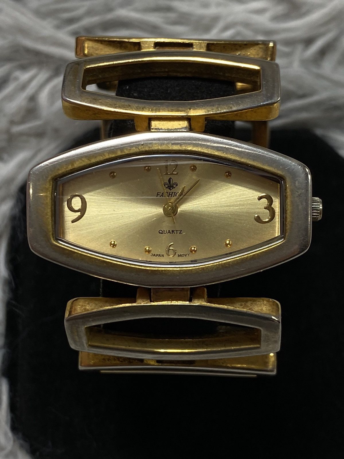 Japanese Brand × Jewelry × Vintage Golden Fashion Bracelet Watch - Japanese Brand Size ONE SIZE - 8 Thumbnail