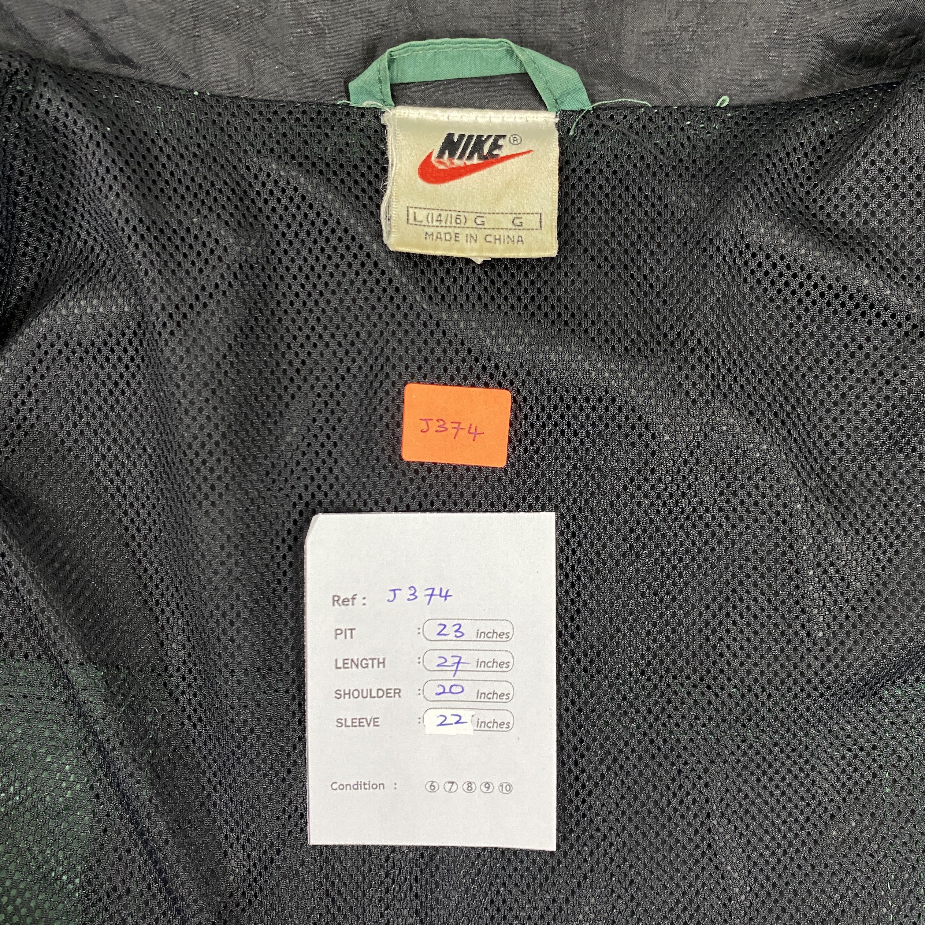 Japanese Brand Vintage Nike Distressed Windbreaker Puffer Jacket- J374 Size ONE SIZE - 8 Thumbnail