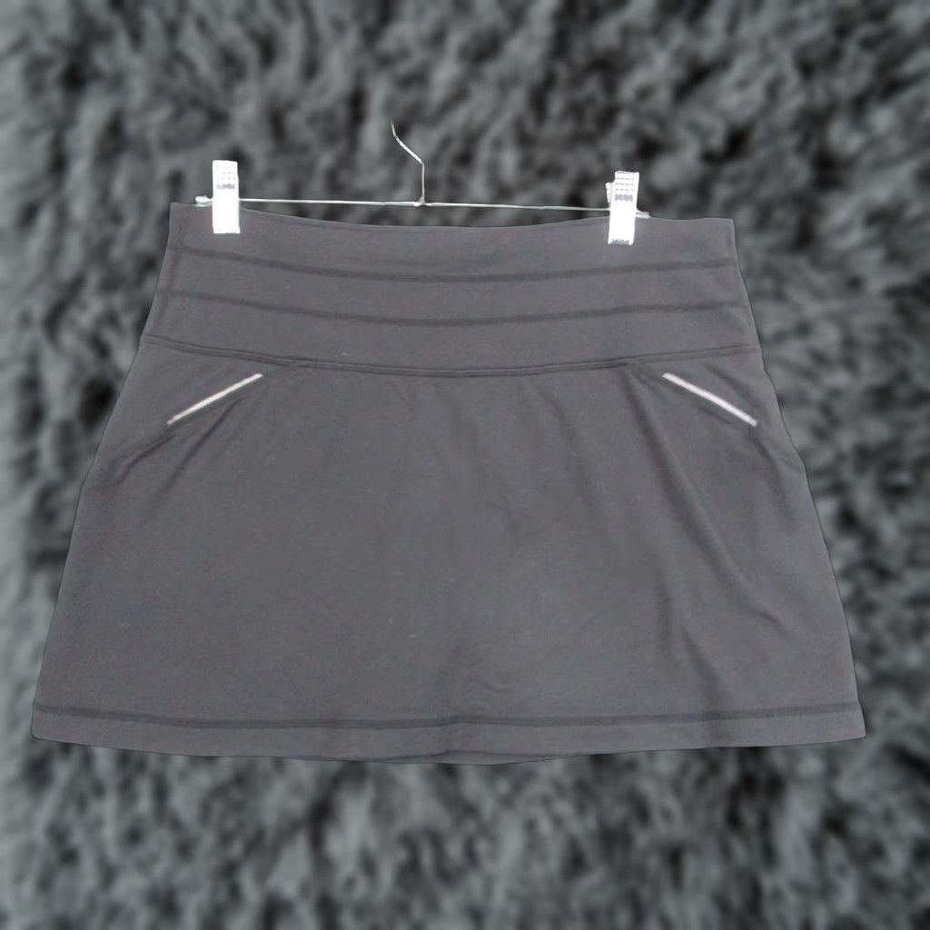 Athleta Athleta Skort Womens Medium Black Nylon Blend Lined Built In Shorts Style 221935 Size 32" / US 10 / IT 46 - 1 Thumbnail
