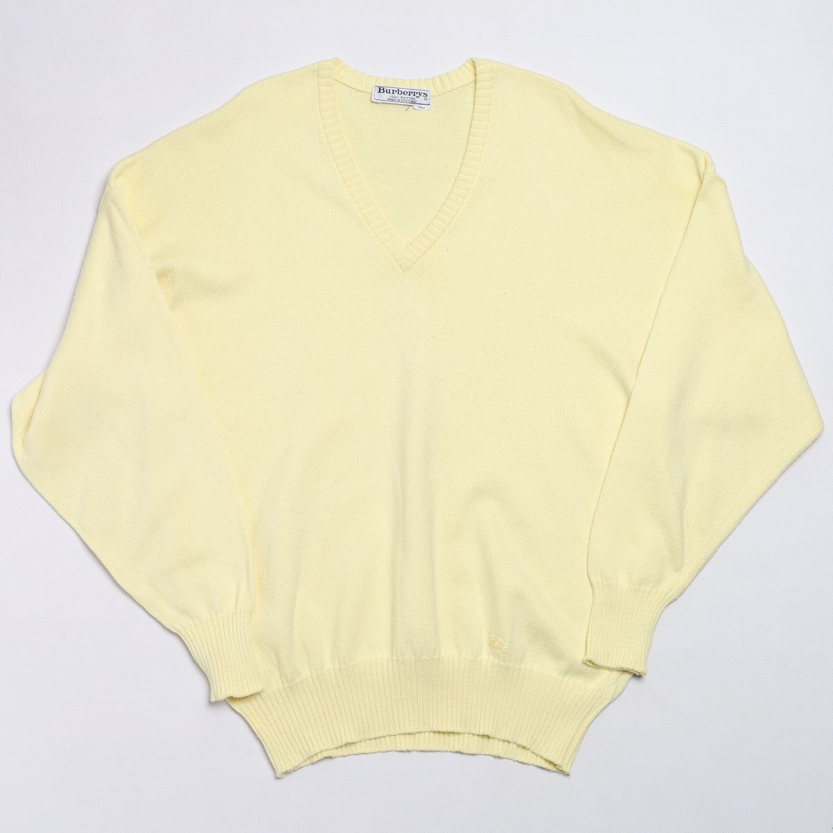 Burberry Burberrys Vintage Small Logo V-neck Sweater London Size US L / EU 52-54 / 3 - 1 Thumbnail