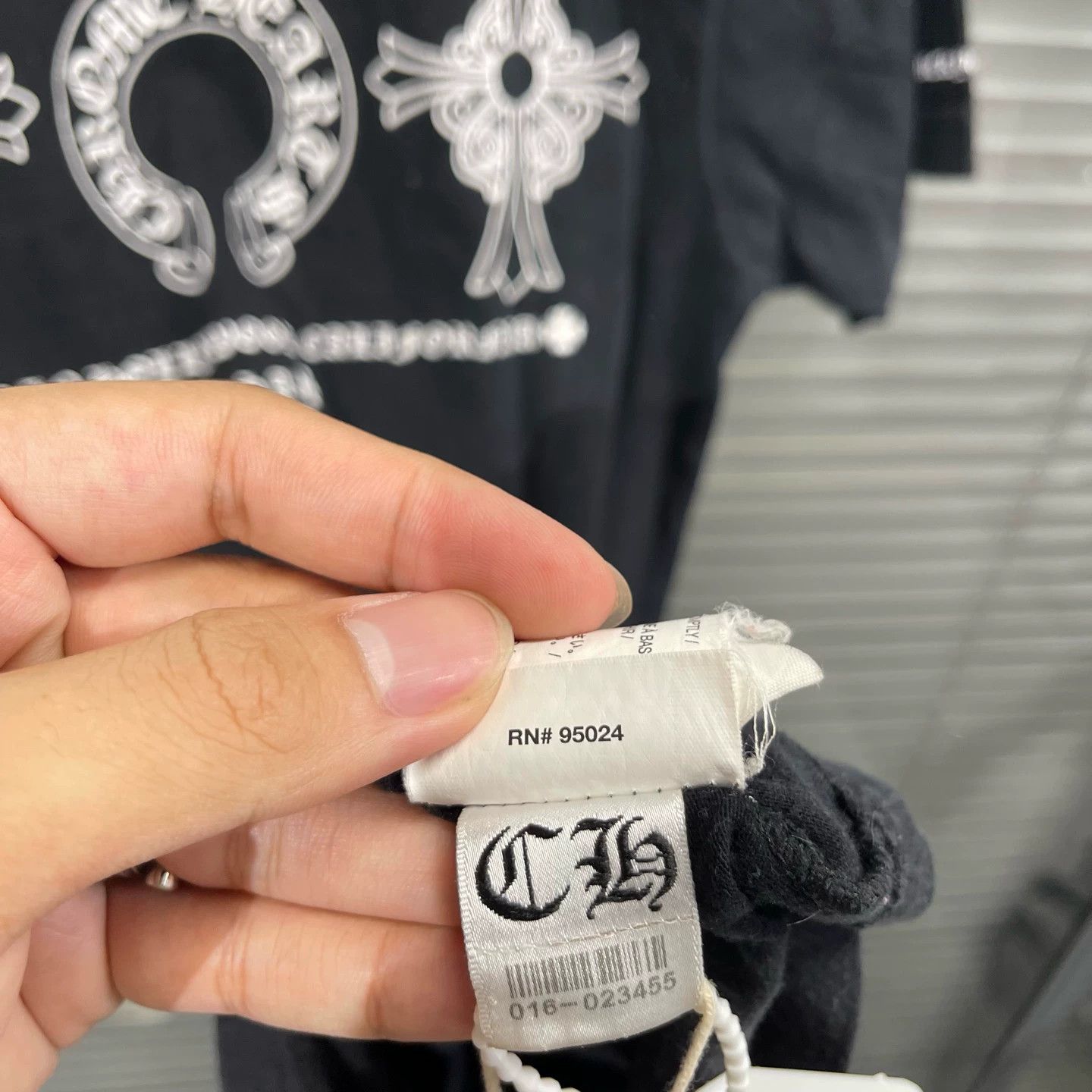 Chrome Hearts Chrome Hearts Black Horseshoe 3E T-Shirt S 95 New Minor Flaw Size S / US 4 / IT 40 - 8 Thumbnail