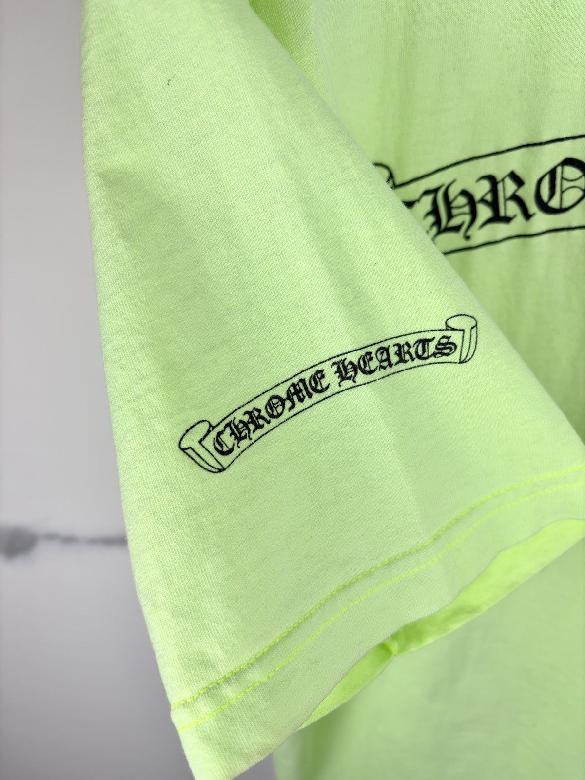 Chrome Hearts Chrome Hearts Vintage Neon Green Scroll Logo Pocket Tshirt Size US L / EU 52-54 / 3 - 10 Thumbnail