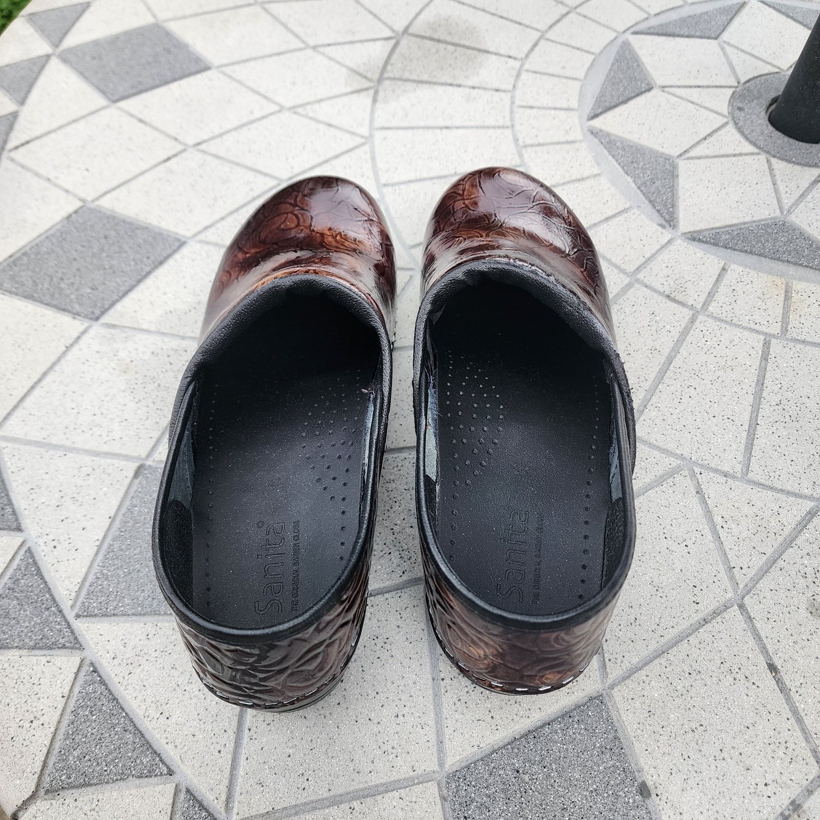Designer SANITA Floral Embossed Tooled Patent Leather Danish Clogs 42 Size US 11 / IT 41 - 6 Thumbnail