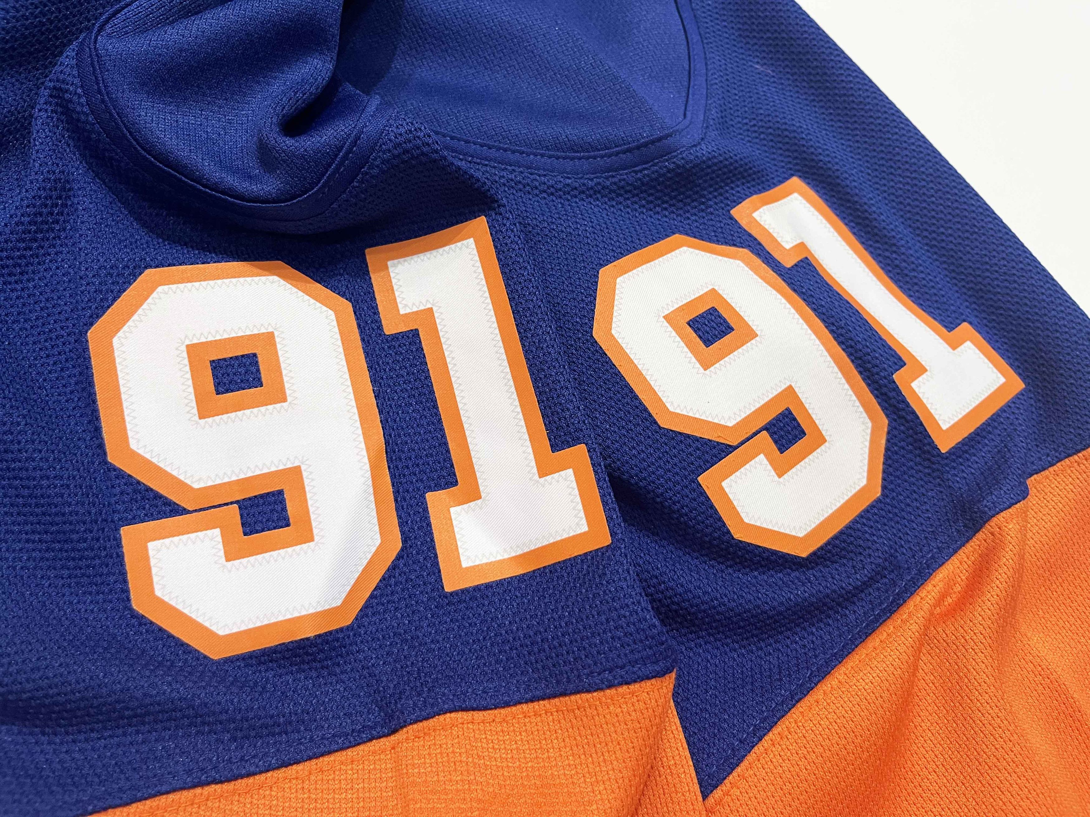 Reebok Reebok New York Islanders TAVARES #91 NHL Hockey Jersey Size US L / EU 52-54 / 3 - 7 Thumbnail