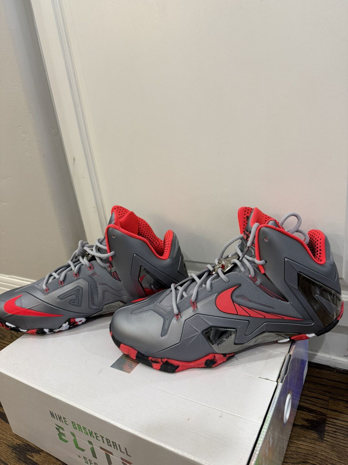 Nike LeBron 11 Elite Team Size US 13 / EU 46 - 6 Thumbnail