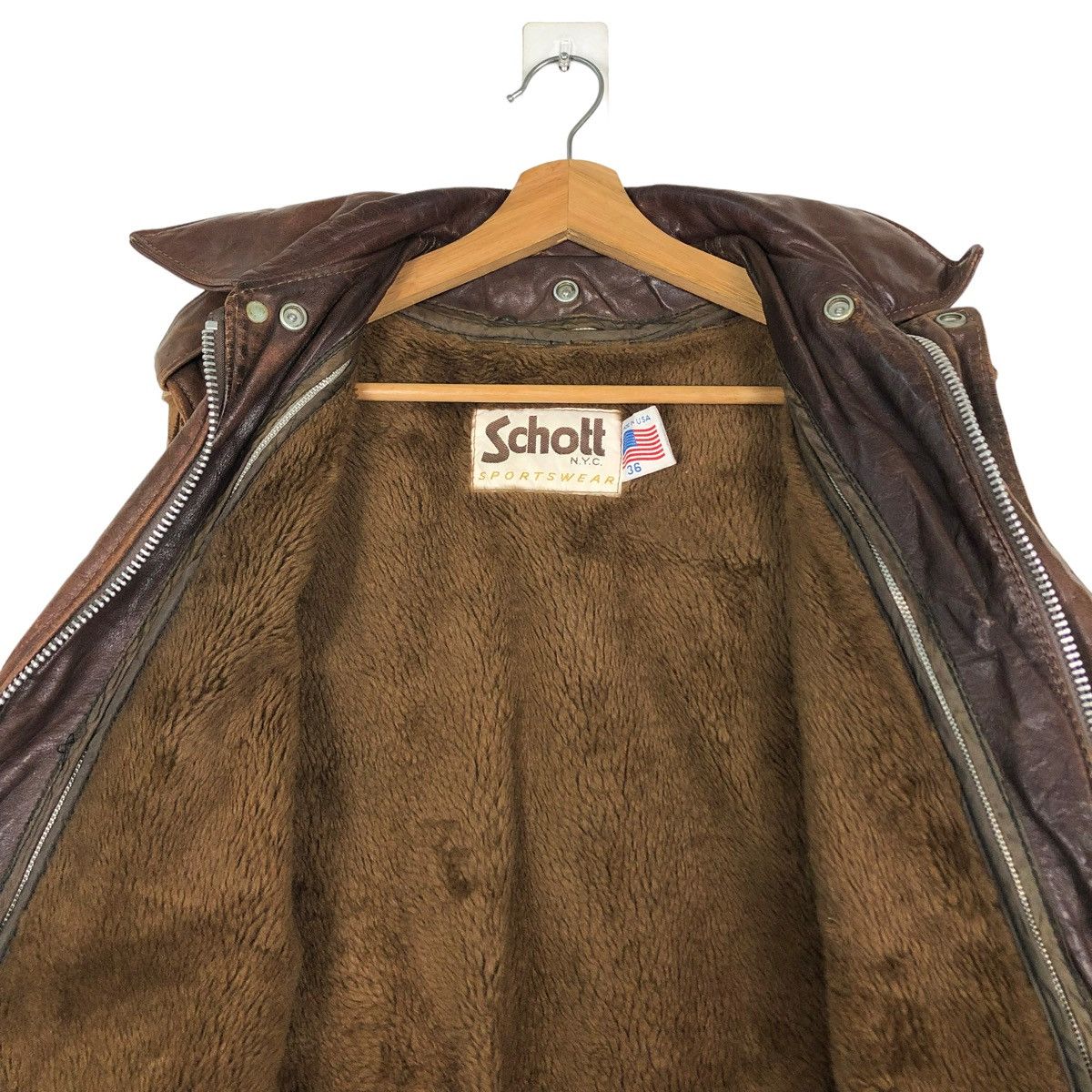 Schott 🔥VINTAGE SCHOTT LEATHER TANK TOP JACKET MADE IN USA Size US M / EU 48-50 / 2 - 14 Thumbnail