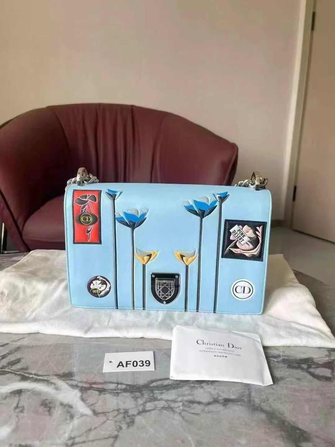 Dior Dior Badge Medium Blue Shield Bag 25x16x7 LN AF039 Size ONE SIZE - 5 Thumbnail
