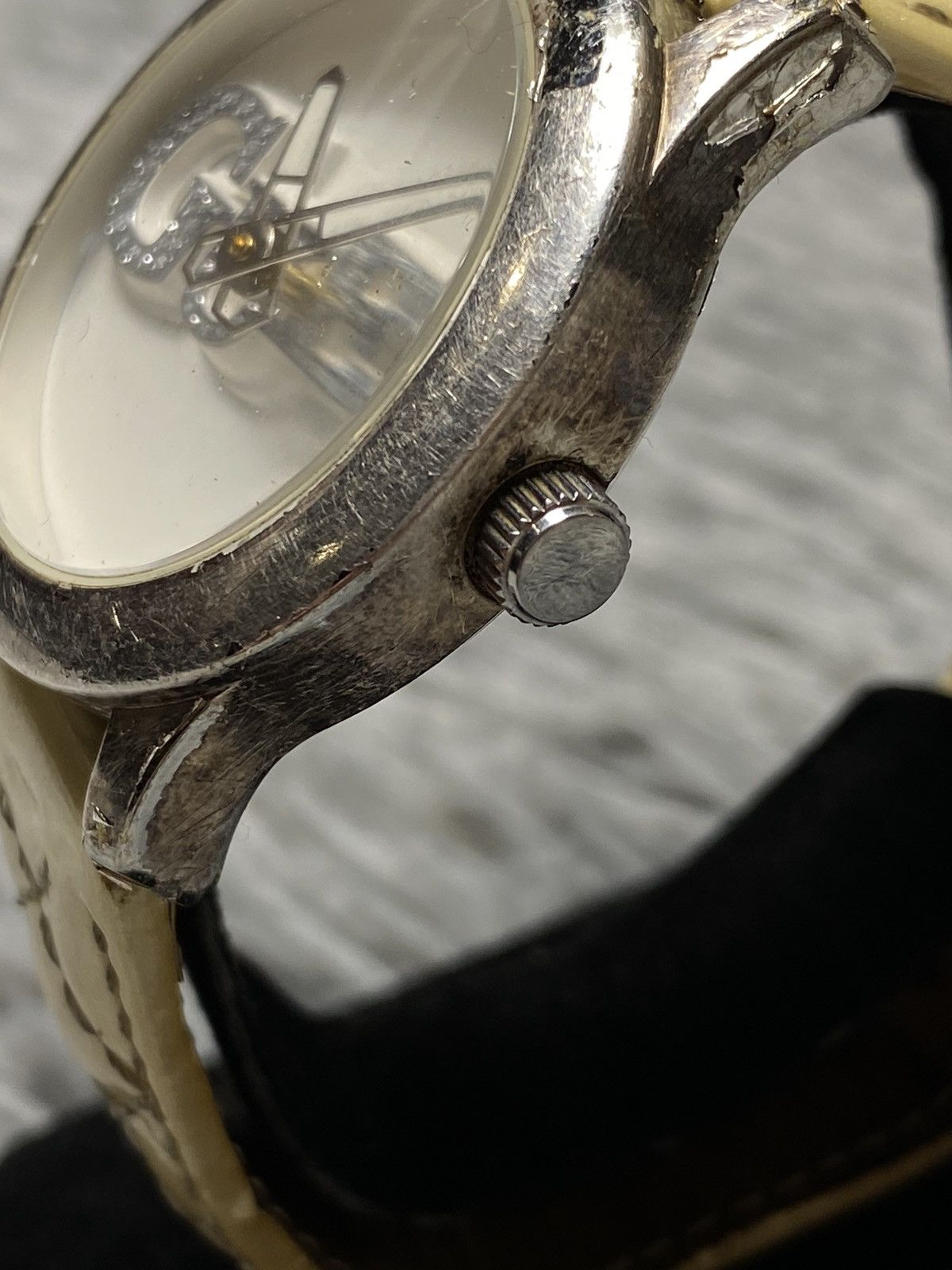 Guess × Vintage Guess Beige Leather Watch | Japanese Brand Size ONE SIZE - 4 Thumbnail