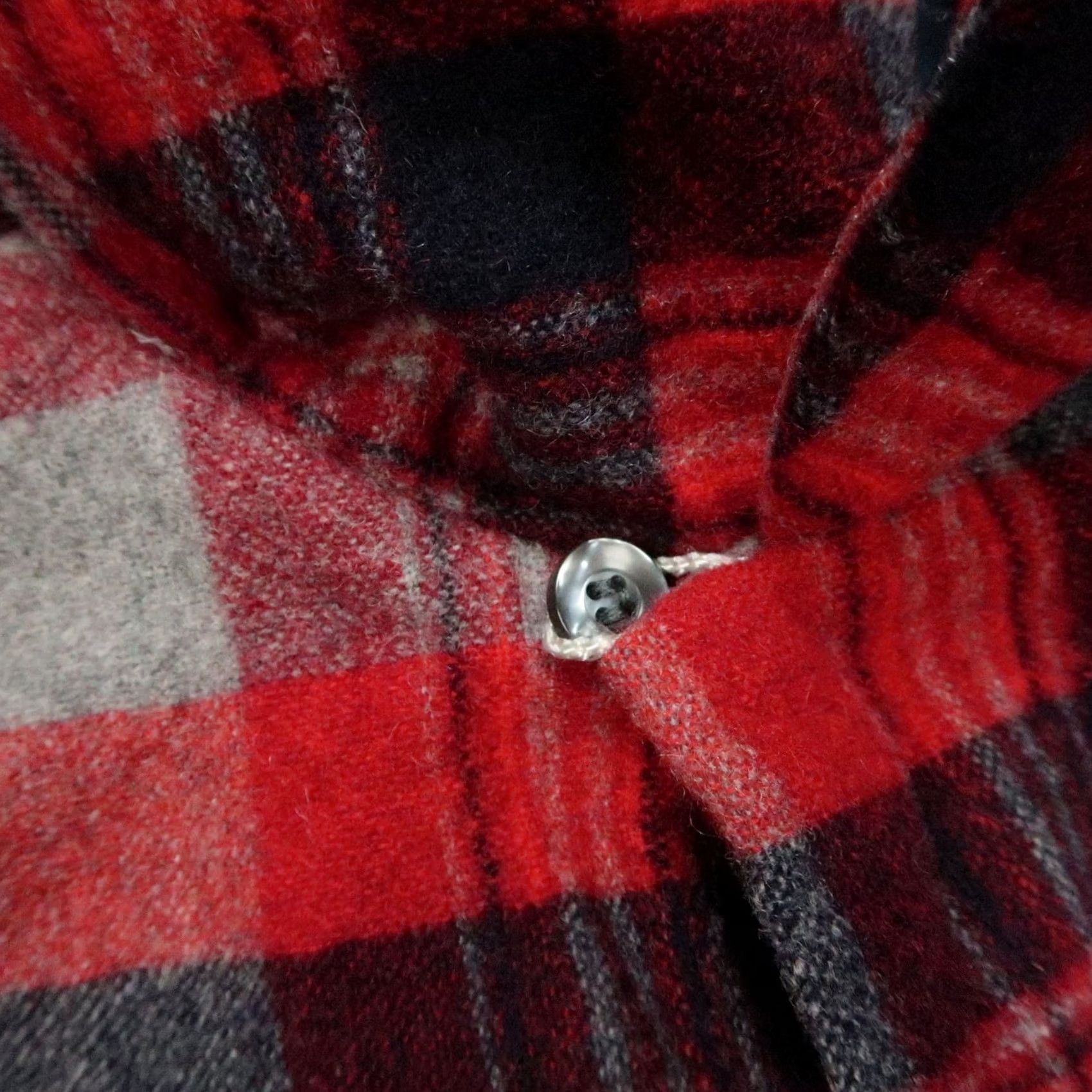 Pendleton VINTAGE Pendleton Shirt Mens Medium Red Plaid Flannel Long Sleeve Wool USA Size US M / EU 48-50 / 2 - 4 Thumbnail