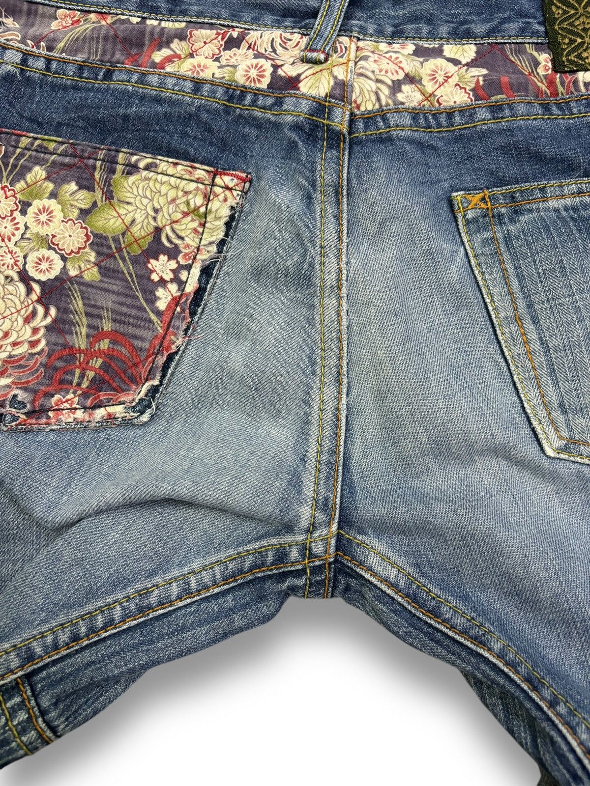 Japanese Brand Vintage Eternal Floral Cracked Washed Distressed Jeans Size US 30 / EU 46 - 12 Thumbnail