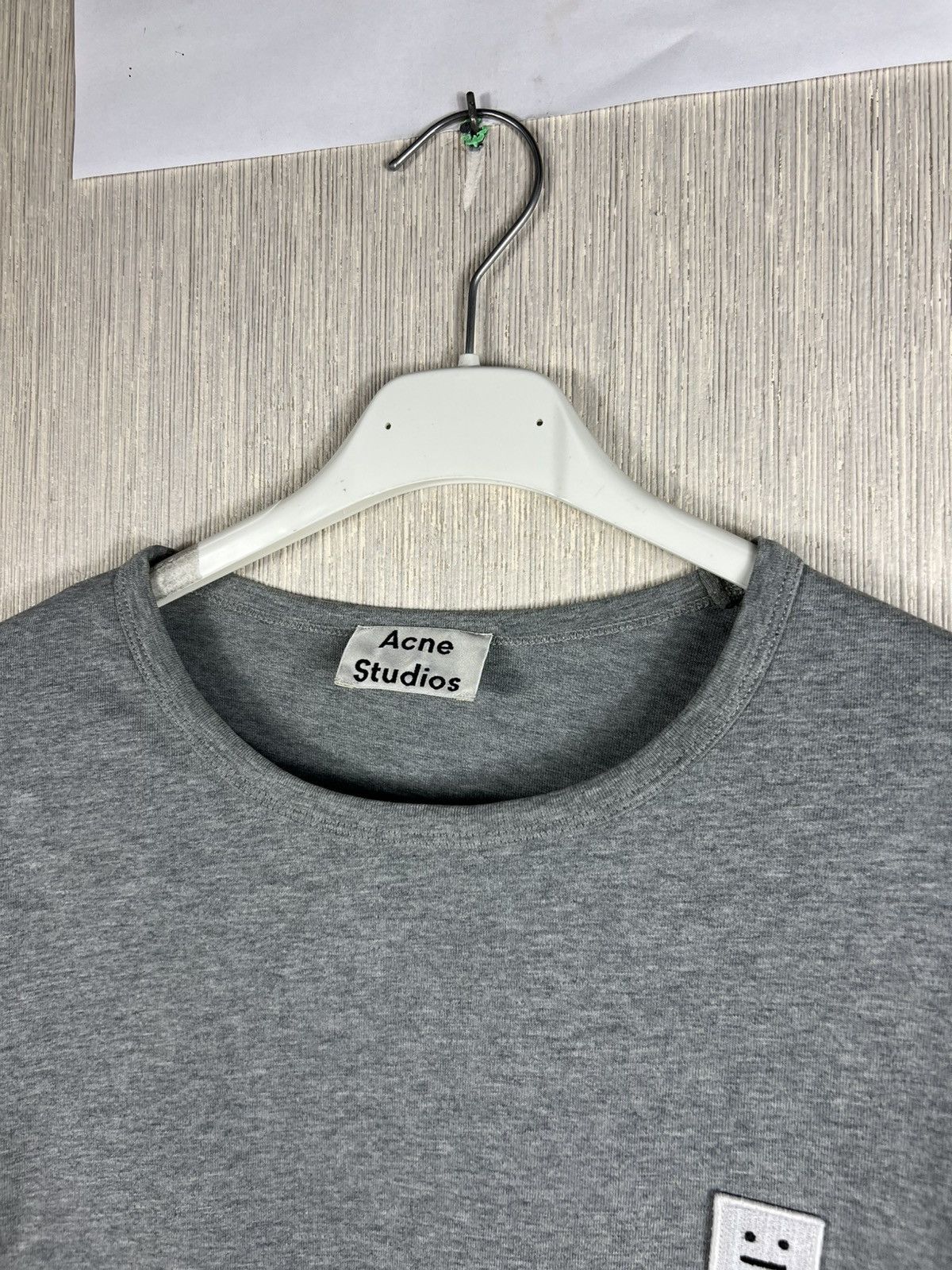 Acne Studios Acne Studios tage face chest logo emote long sleeve tee Size US L / EU 52-54 / 3 - 8 Thumbnail