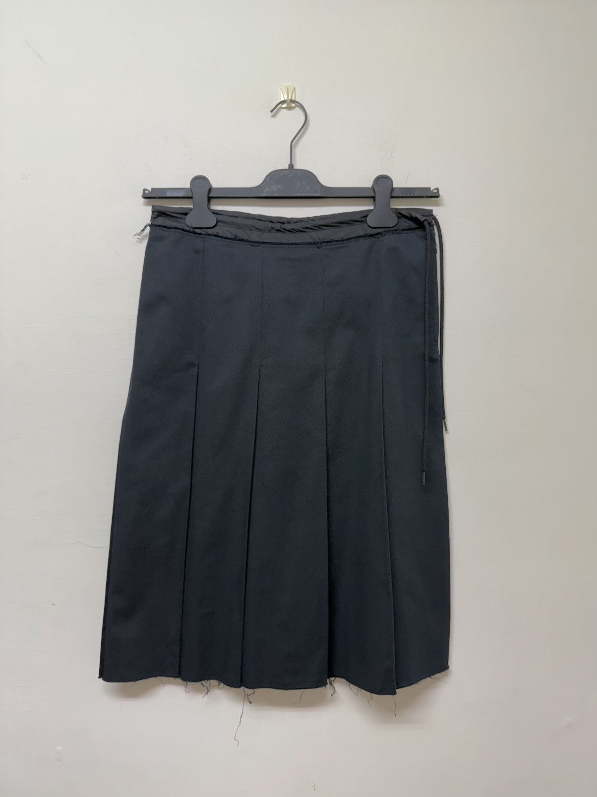 Prada prada sports discount skirt red tab Size 27" / US 4 / IT 40 - 1 Thumbnail