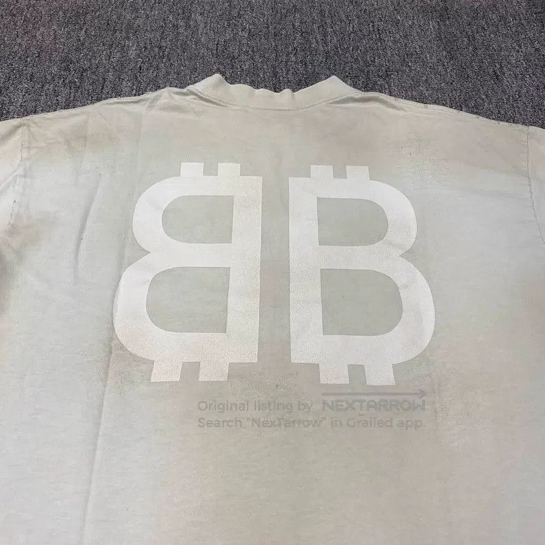 Balenciaga Balenciaga Off-White Destroyed Bitcoin Double B Short Slee Size US M / EU 48-50 / 2 - 8 Thumbnail