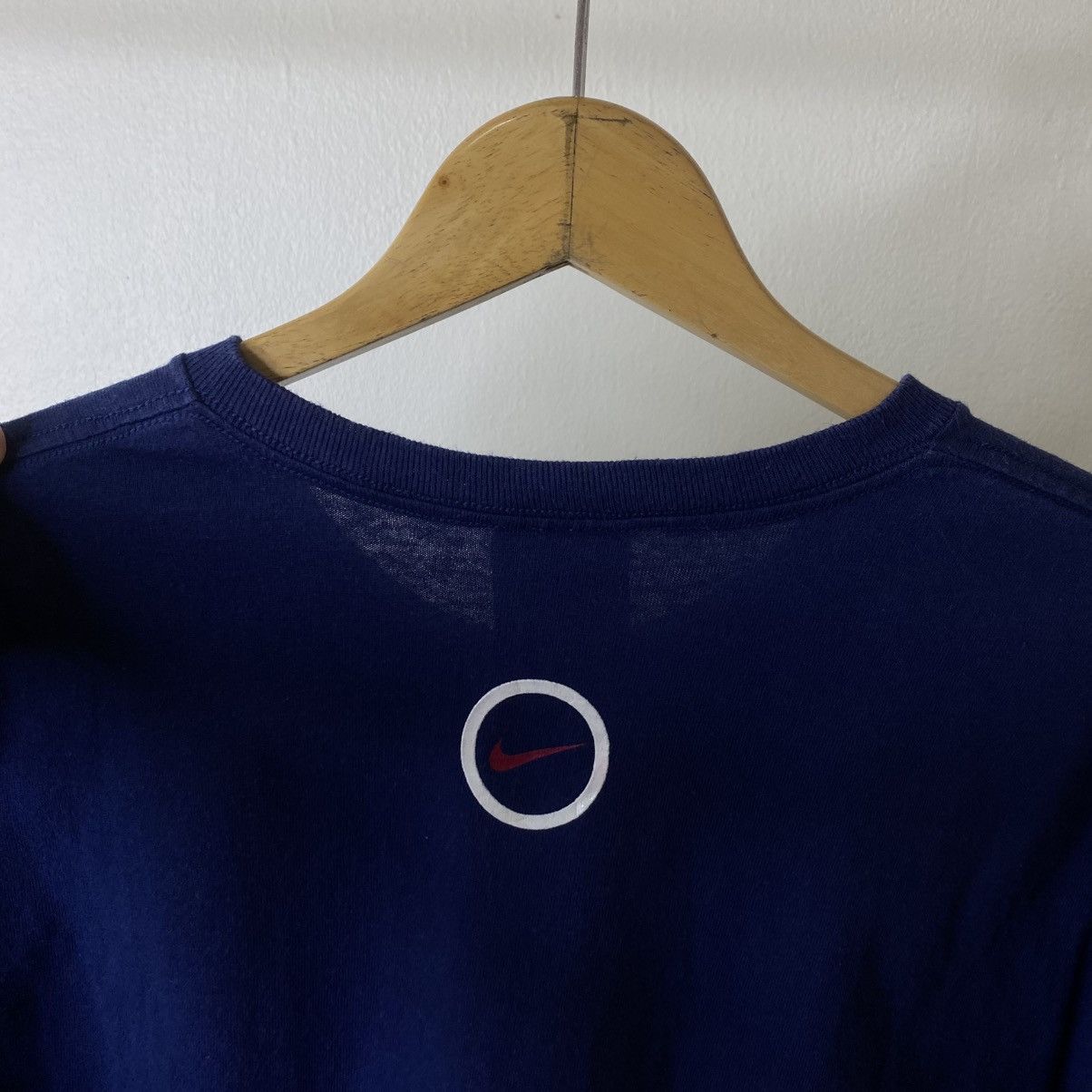 Nike Vintage 2000s Nike Centre Swoosh USA Team T Shirt Size US S / EU 44-46 / 1 - 6 Thumbnail