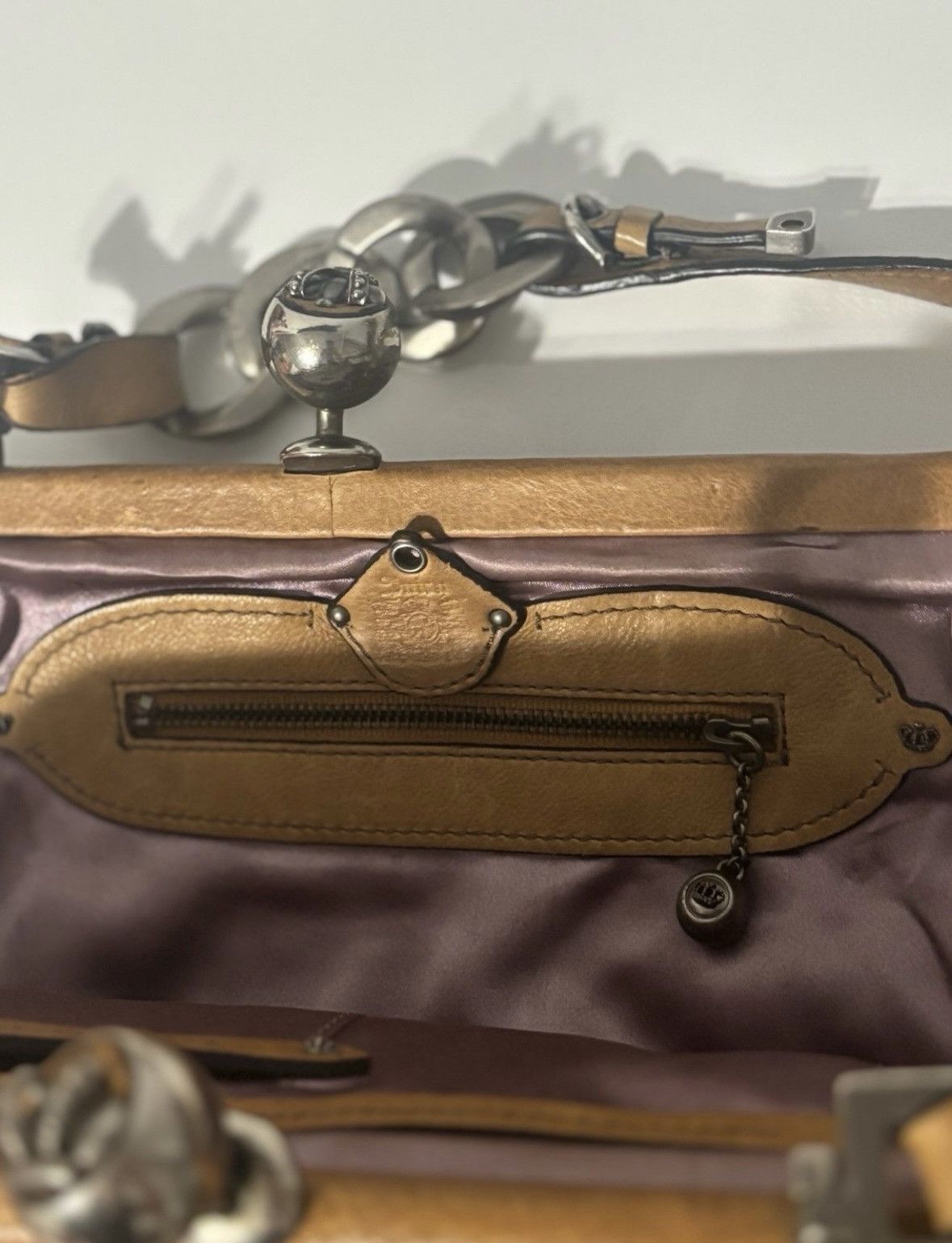 Juicy Couture Rare 2000s Juicy Couture Couture Crest Leather Satchel Size ONE SIZE - 7 Thumbnail