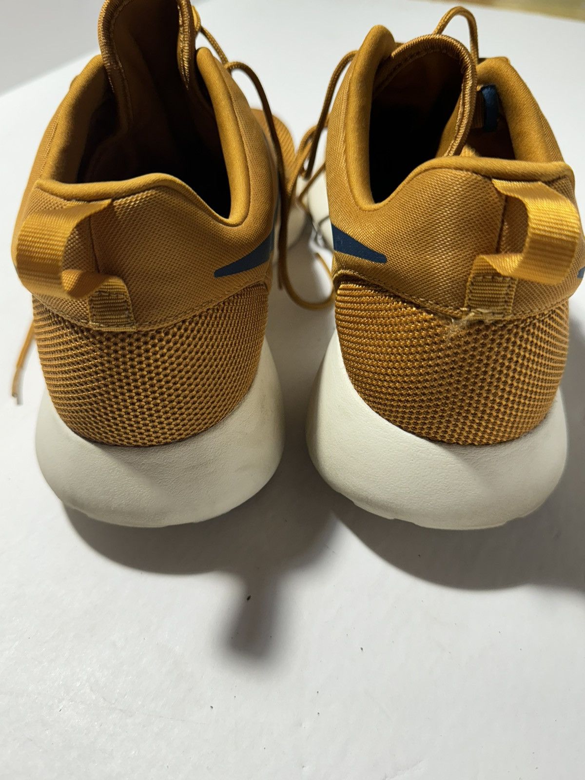 Nike roshe one desert ochre store