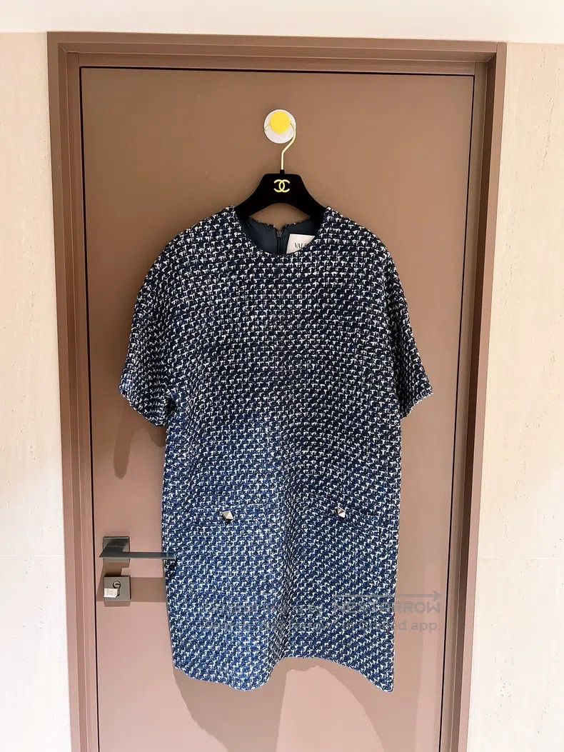 Valentino Valentino Tweed dress Size M / US 6-8 / IT 42-44 - 1 Thumbnail