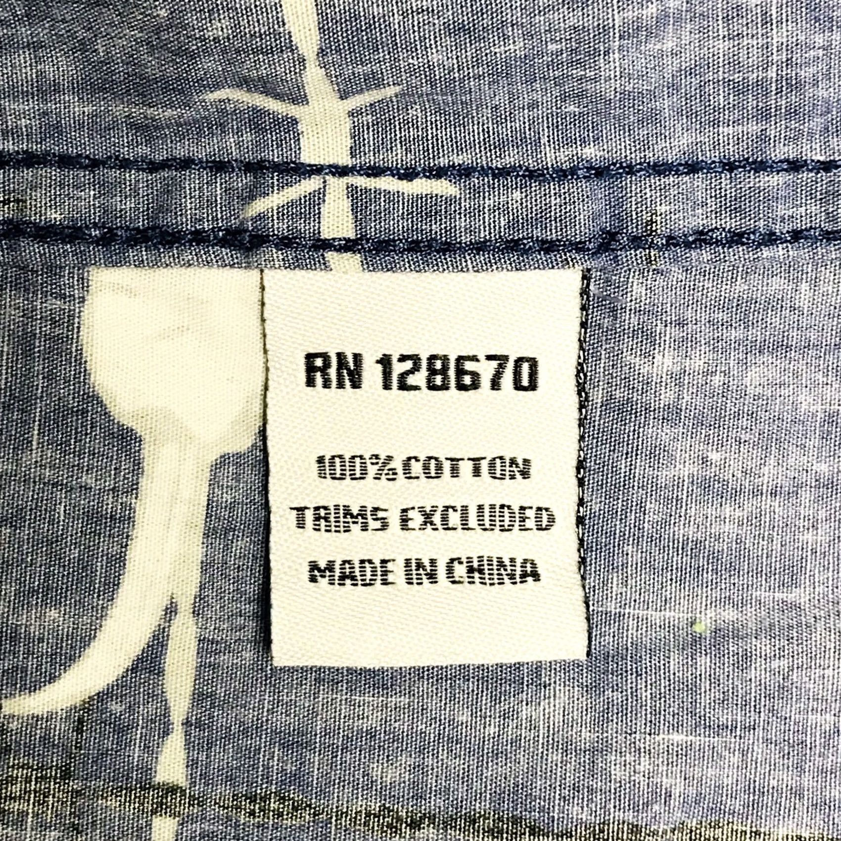 Vintage Cowboy Hardware Longhorn Skull Barbed Wire Western Button-Up Long Sleeve Shirt XL Men Blue, Cotton, Snap, Pockets, Casual, Regular Fit Size US XL / EU 56 / 4 - 5 Thumbnail