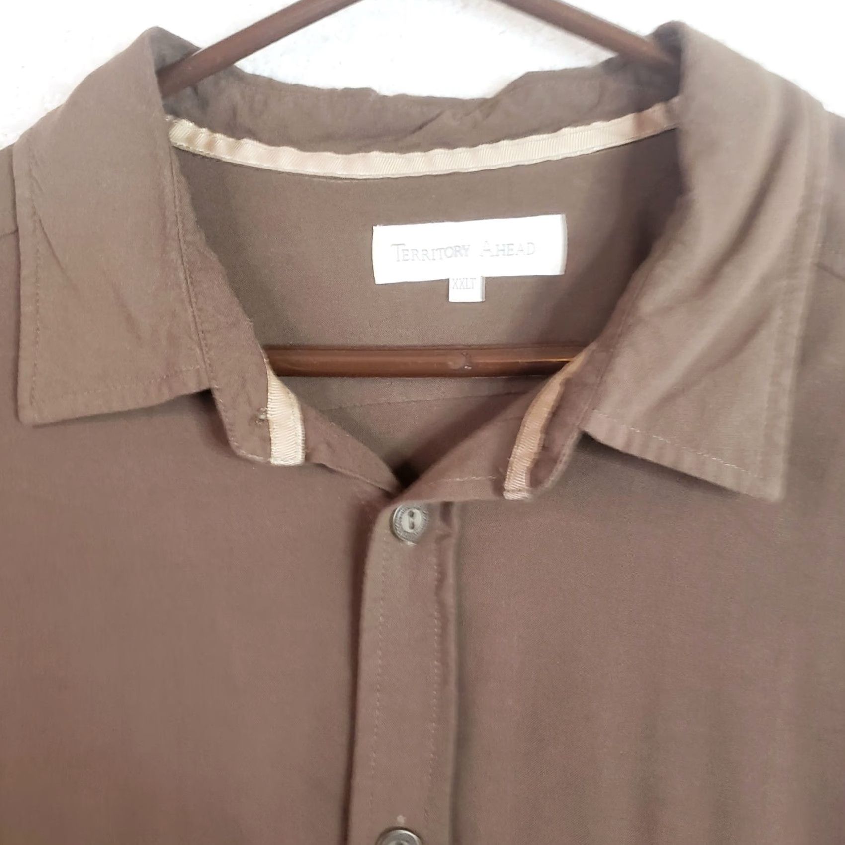 The Territory Ahead VINTAGE Territory Ahead Shirt Mens 2XLT Brown Rayon Short Sleeve Button-Up Pockets Logo Check Modern Designer Casual Workwear Relations Size US XXL / EU 58 / 5 - 7 Thumbnail