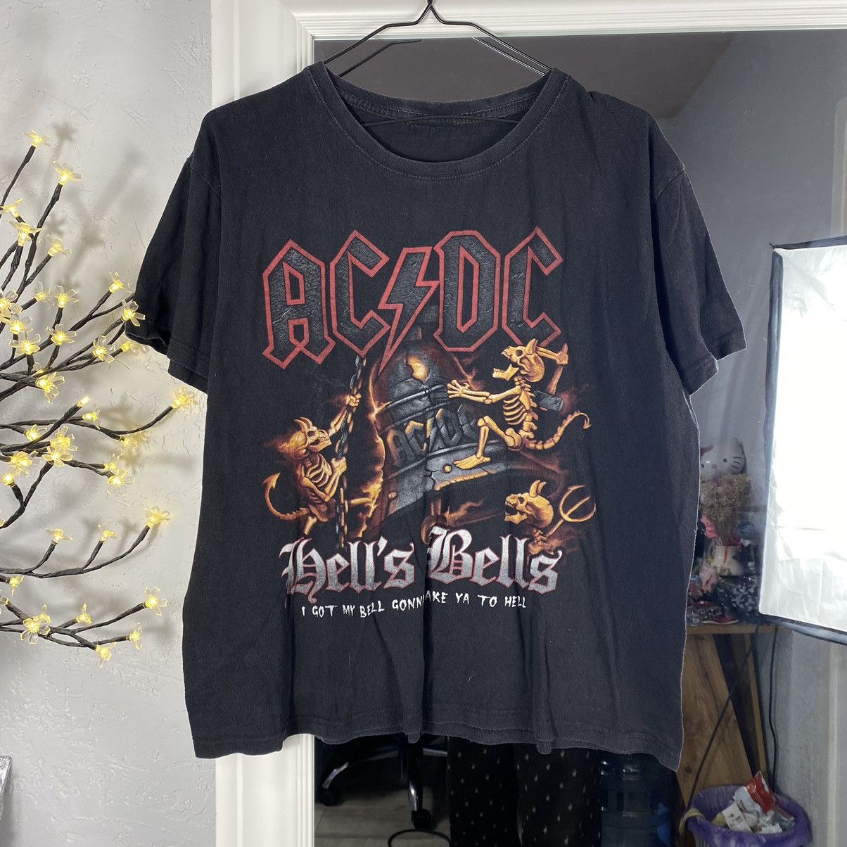 Band Tees VINTAGE ACDC HELLS BELLS FADED T SHIRT Size US XL / EU 56 / 4 - 1 Thumbnail