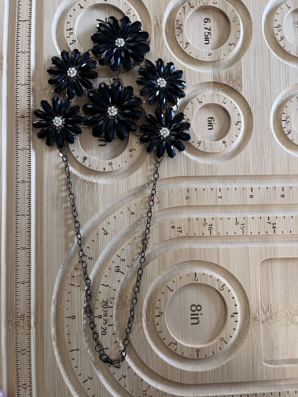 Other Y2K Black Faceted Crystal Daisy Flower Statement Necklace Size ONE SIZE - 6 Thumbnail