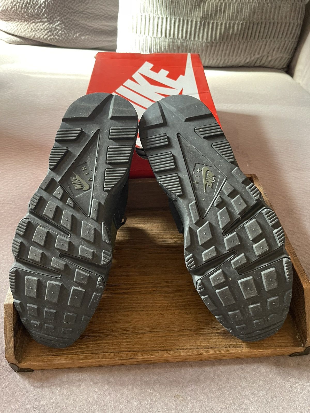 Nike Nike Air Huarache Olive/Black Size US 12 / EU 45 - 10 Thumbnail