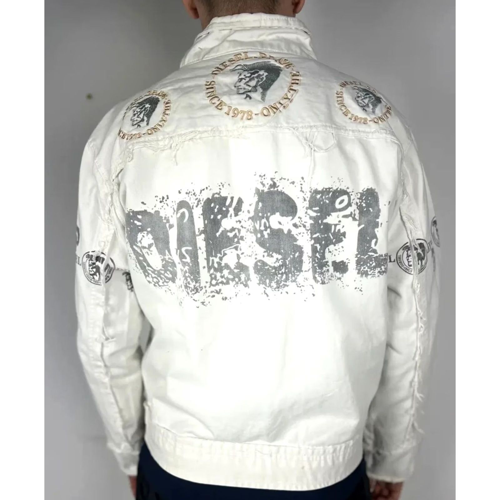 Diesel VINTAGE Diesel Jacket White S Big Logo Y2K Japan Mens Size US S / EU 44-46 / 1 - 2 Thumbnail