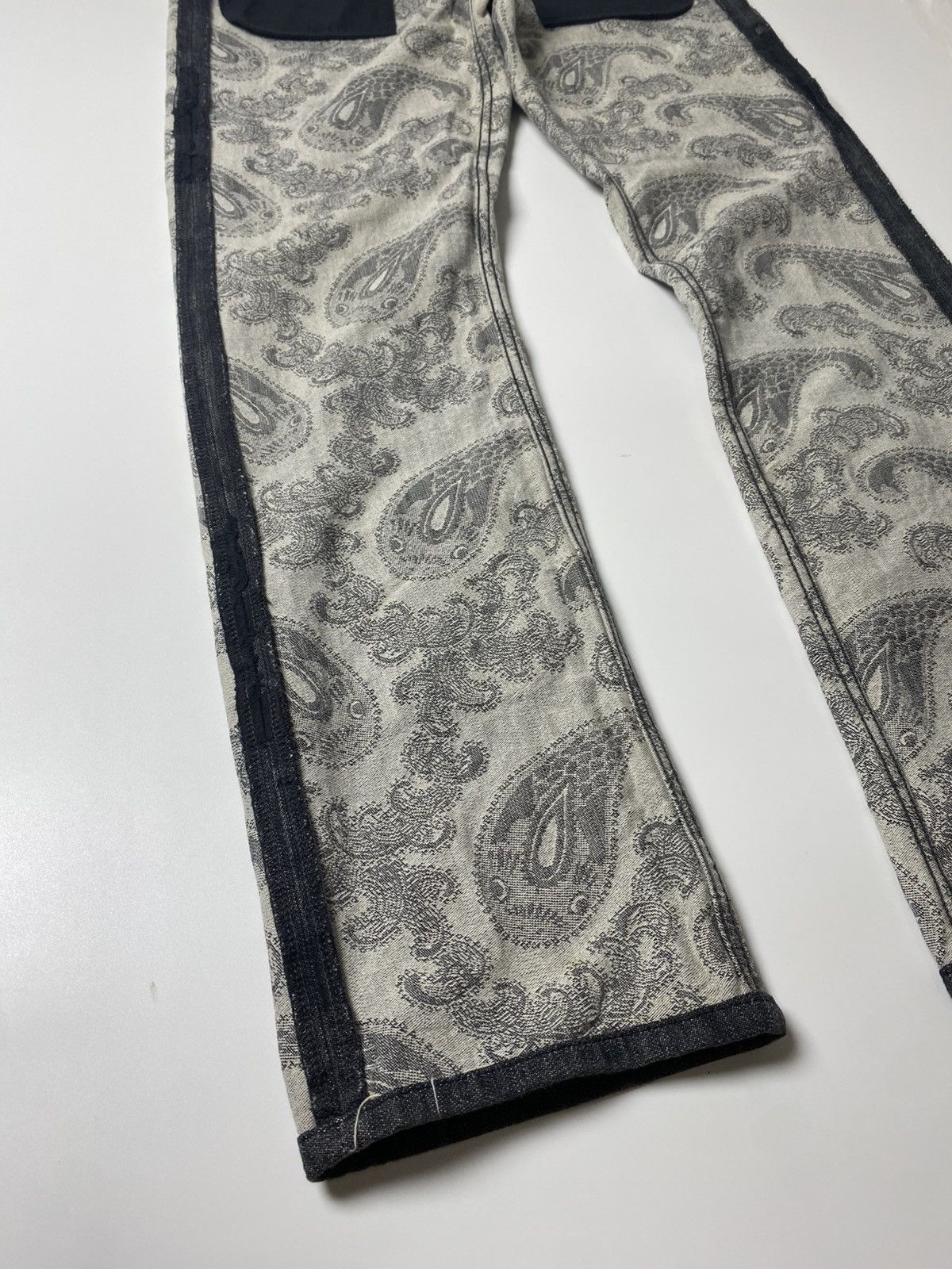 Issey Miyake SS11 ISSEY MIYAKE MEN APOC PAISLEY JACQUARD DONUT PATCHWORK Size US 32 / EU 48 - 5 Thumbnail