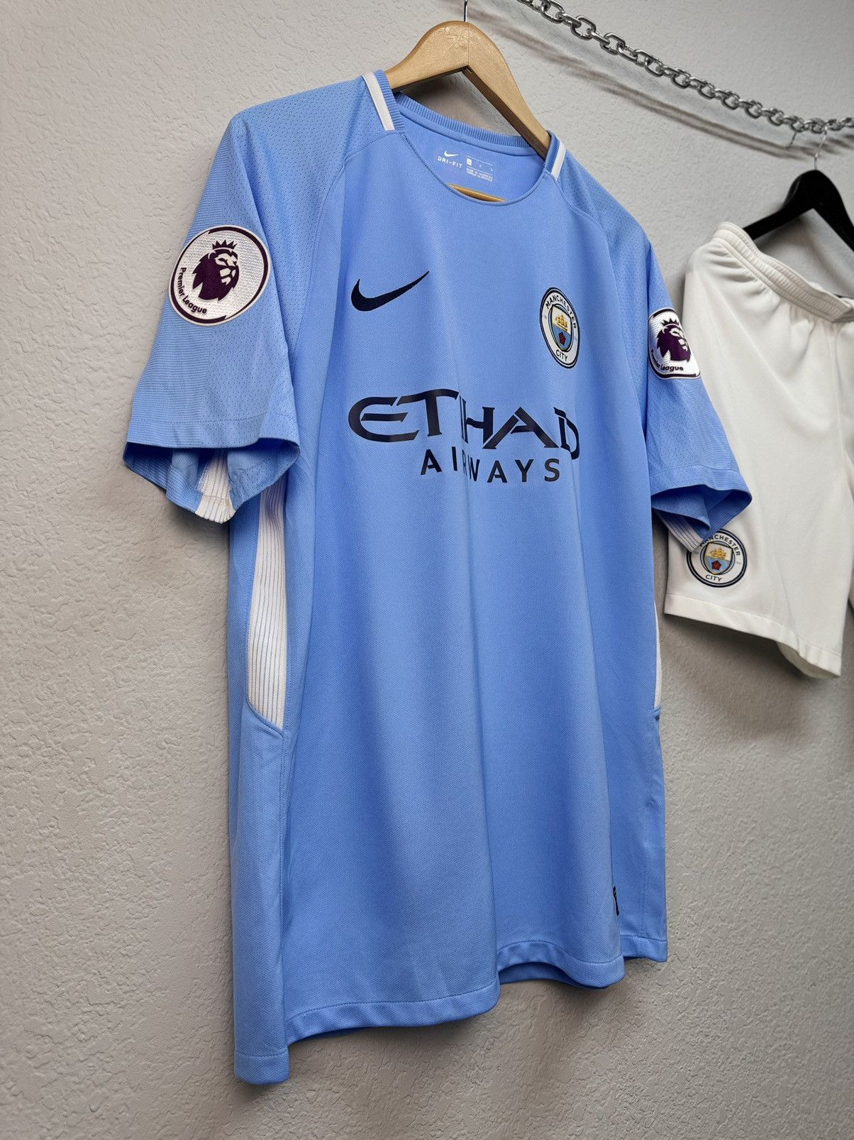 Vintage Vintage Nike Manchester City Sterling 2017 suits blockcore Size US L / EU 52-54 / 3 - 8 Thumbnail