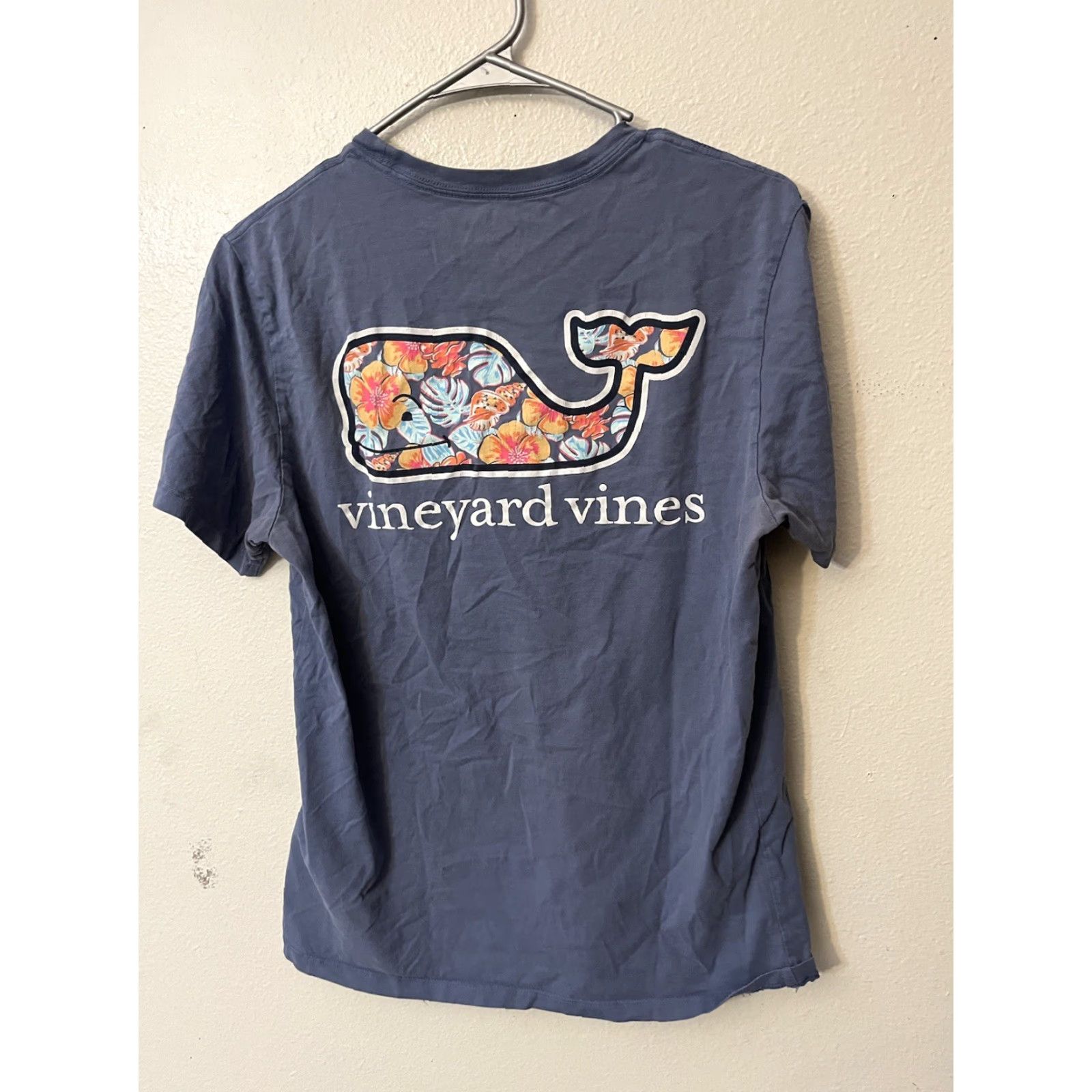 Vineyard Vines Vineyard Vines T Shirt Mens Small Blue Whale Pocket Short Sleeve Distres Size US S / EU 44-46 / 1 - 3 Thumbnail