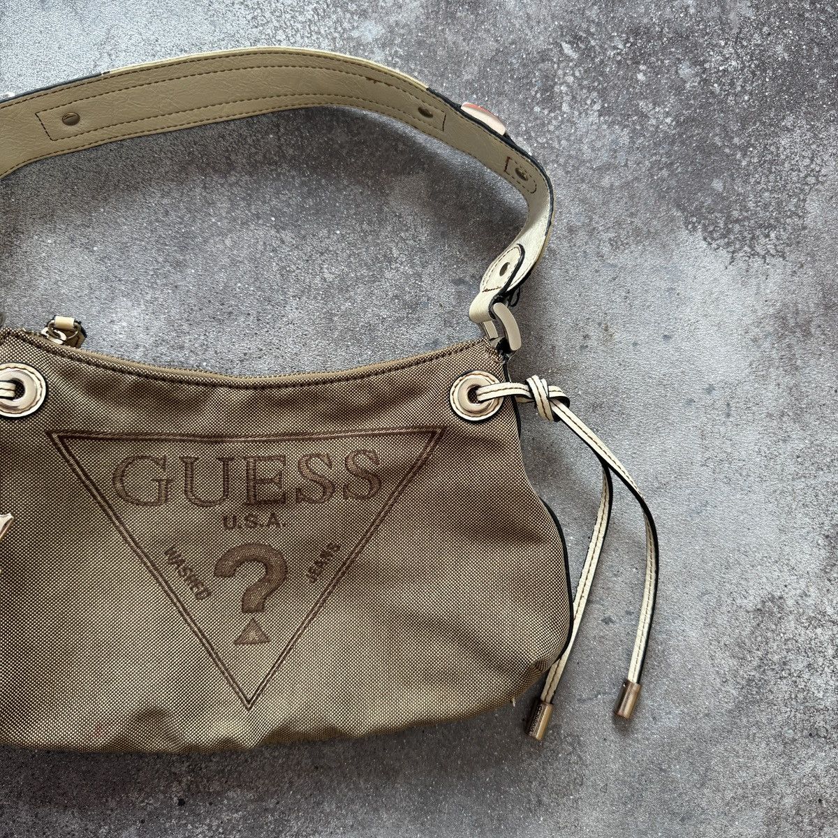 Guess Guess Early 2000’s Vintage Y2K Shoulder Bag Size ONE SIZE - 4 Thumbnail