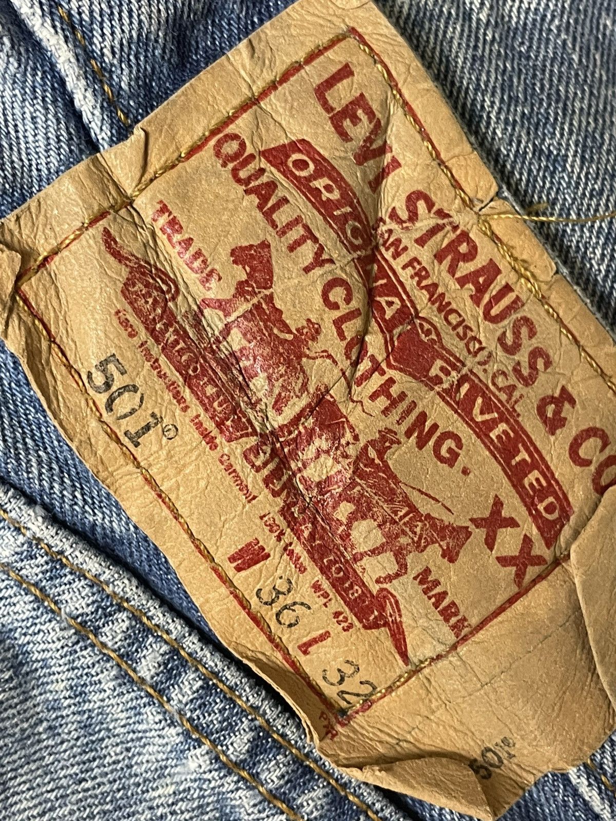 Levi's × Vintage Levis 501 Distressed Denim Jeans (106) Size US 34 / EU 50 - 7 Thumbnail
