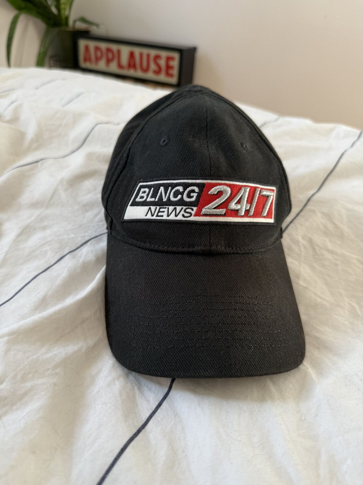 Balenciaga Balenciaga BLNCG NEWS 24/7 Size 40 - 2 Thumbnail