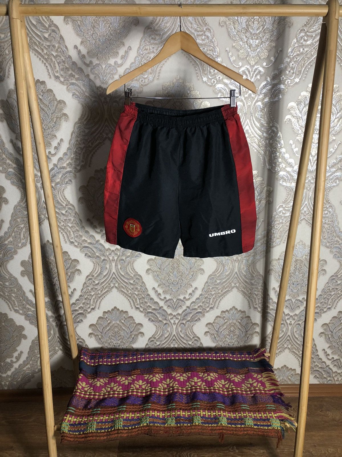 Umbro × Vintage VERY RARE UMBRO FC MANCHESTER UNITED ENGLAND SOCCER JERSEY Size US 30 / EU 46 - 1 Thumbnail