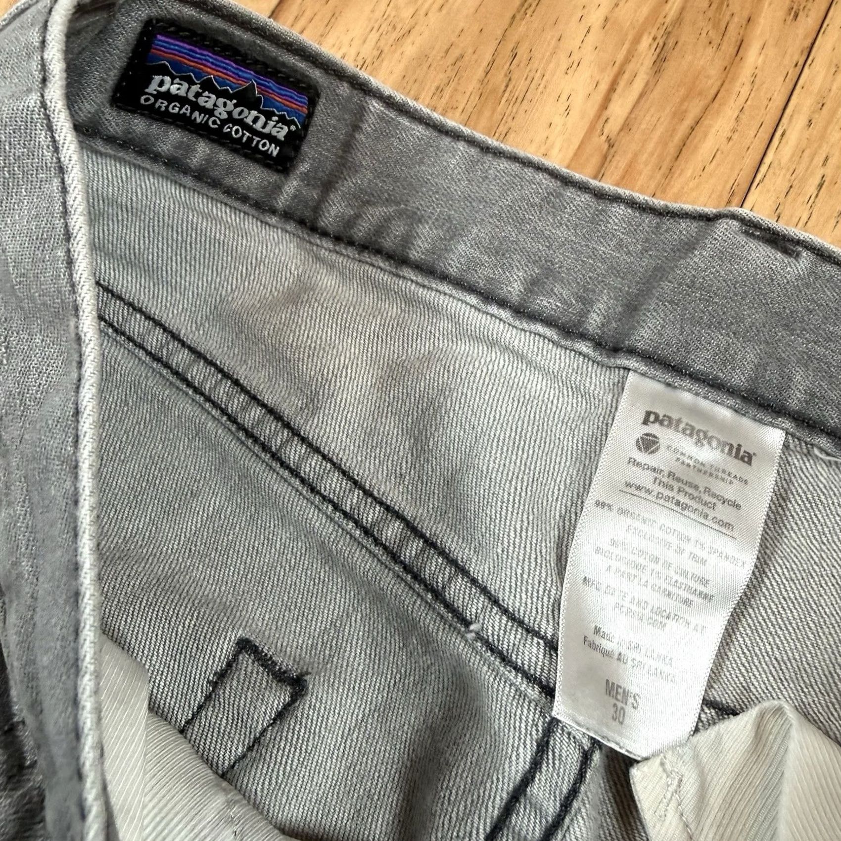 Patagonia VINTAGE Patagonia Jeans Grey Mens 30x30 Straight Distressed Inseam 30 Jeans Mens Straight Leg Distress Grey 30x30 Size US 30 / EU 46 - 5 Thumbnail