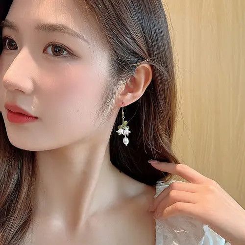 Designer × Jewelry × Vintage Elegant Flower Dangle Drop Earrings for Women,Pearl Earrings Size ONE SIZE - 4 Thumbnail