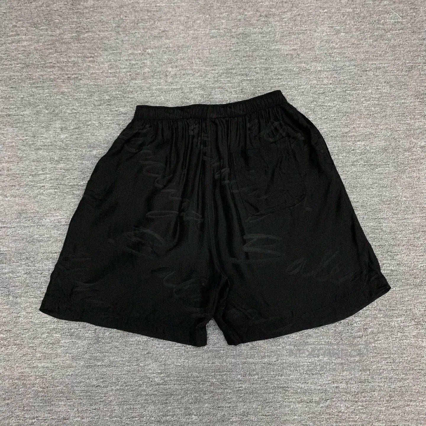 Balenciaga balenciaga black silk printed shorts size 50. Size US 34 / EU 50 - 2 Thumbnail