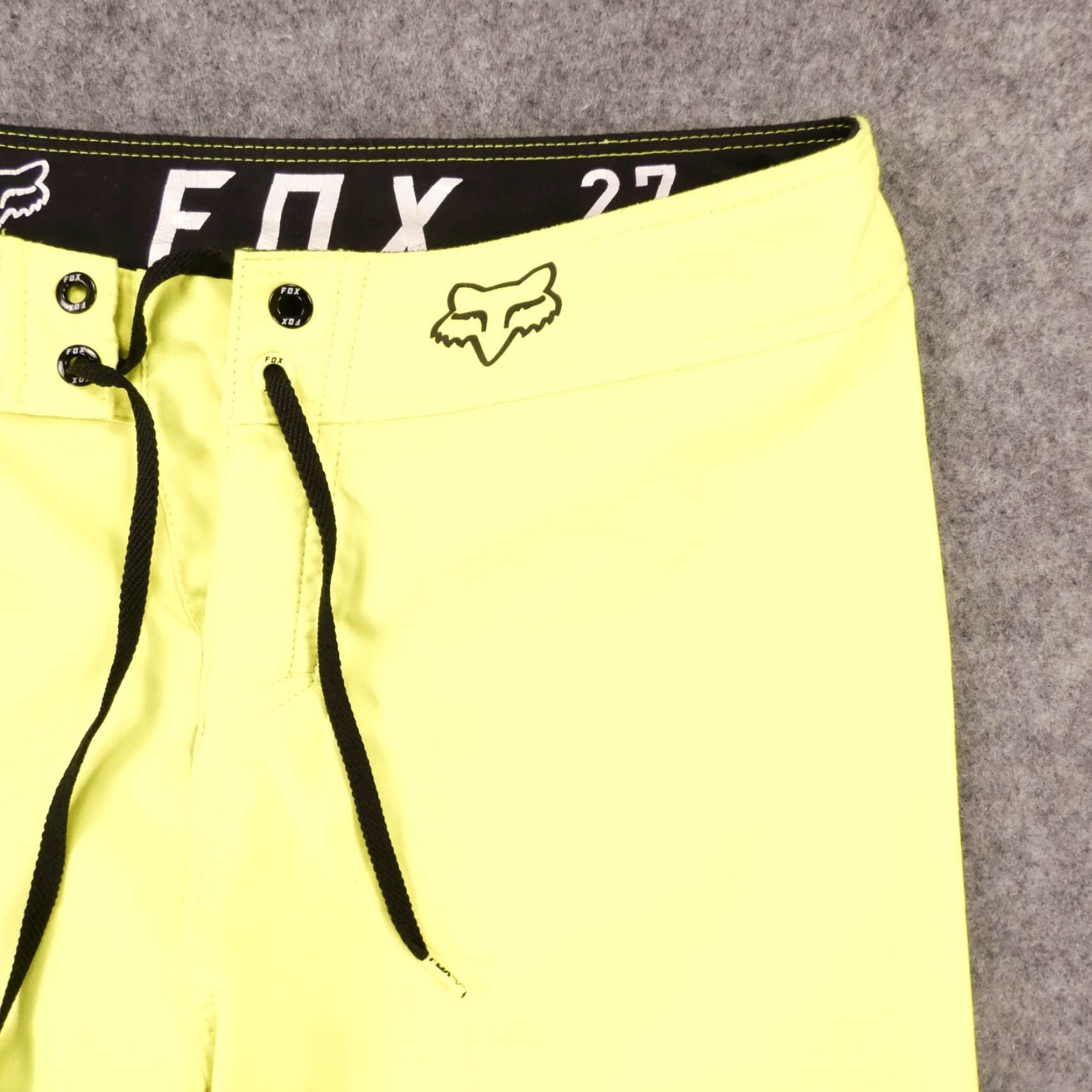 Vintage Fox Head Board Shorts Mens 27 Yellow Drawstring Pockets | 100% Polyester | Above-the-Knee | Regular Size Size US 27 - 5 Thumbnail
