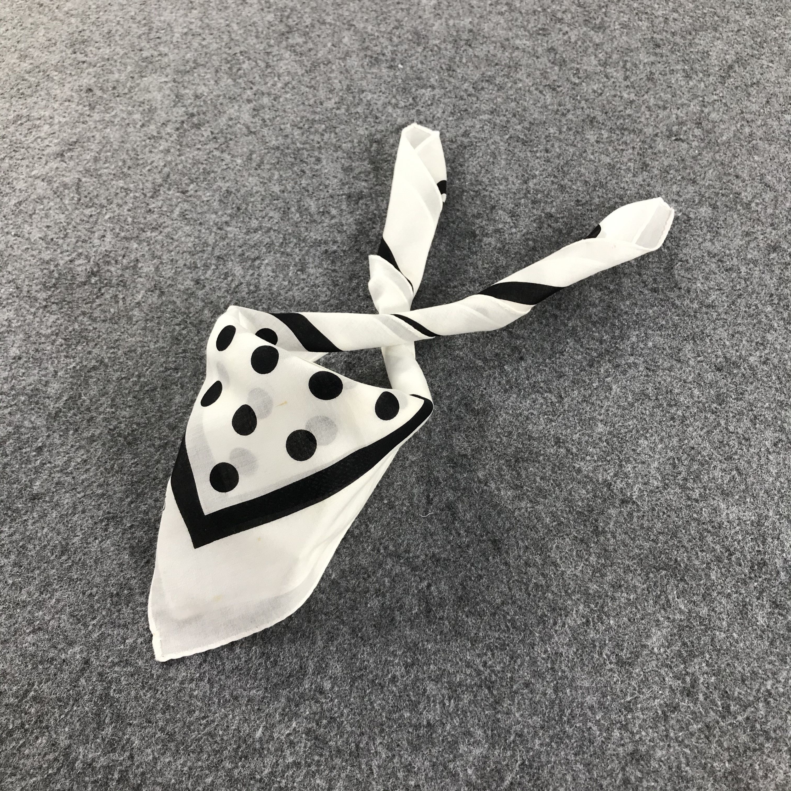 Calvin Klein Calvin Klein Polka Dots Handkerchief Neckerchief H489 Size ONE SIZE - 3 Thumbnail