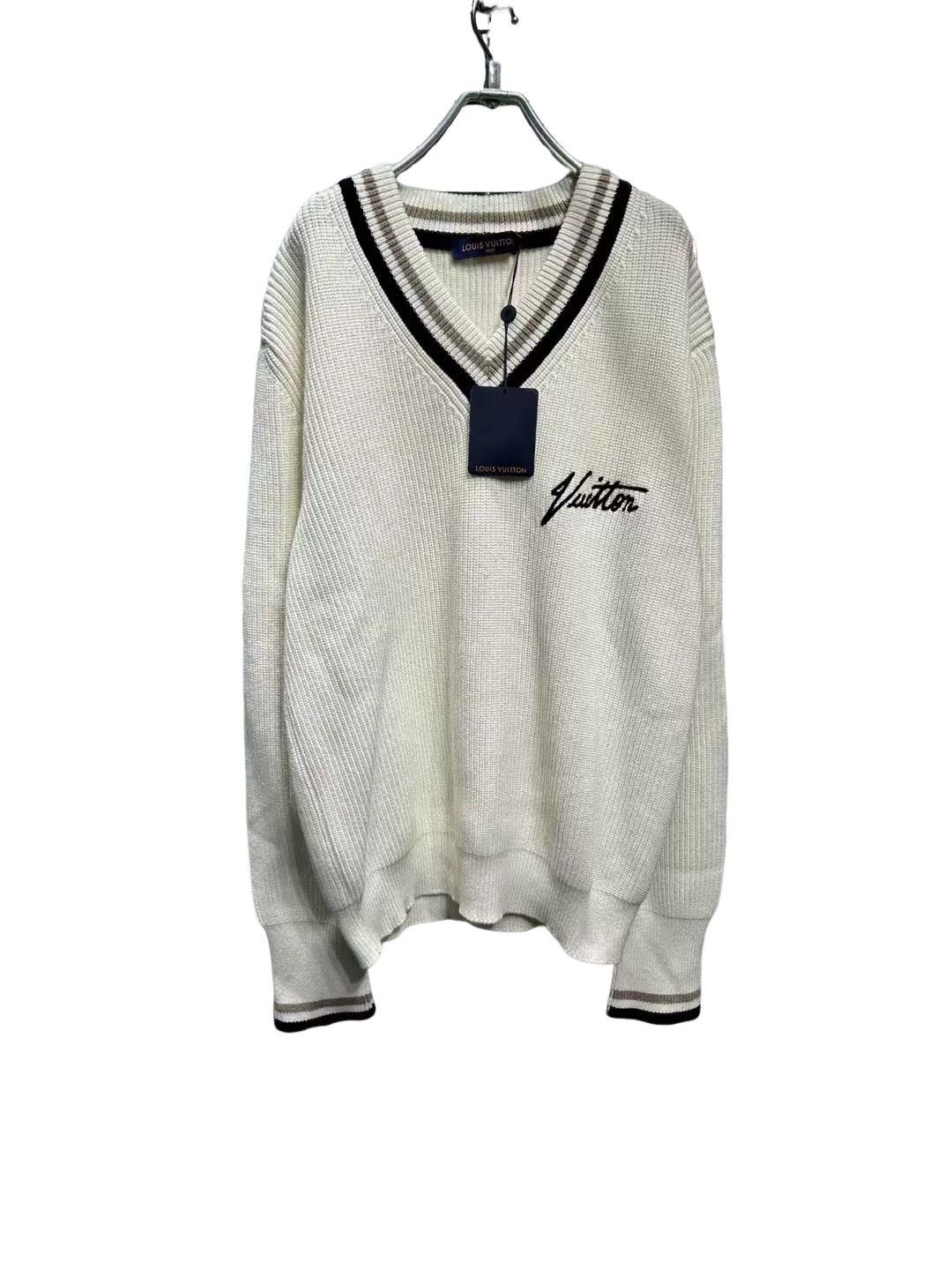 Louis Vuitton Louis Vuitton Script Logo V-Neck Sweater Size M Size US M / EU 48-50 / 2 - 1 Thumbnail